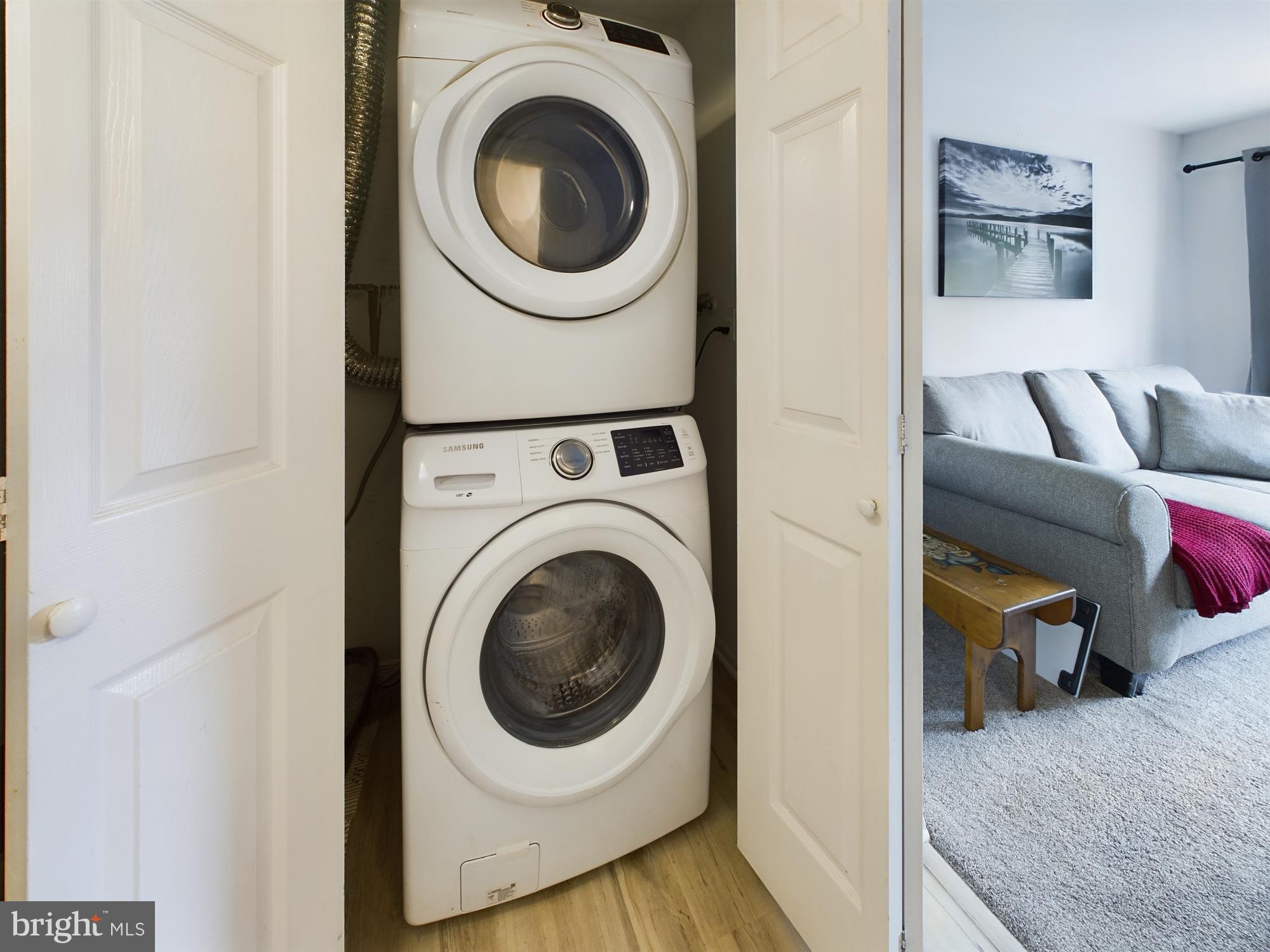 WHISPERING WOODS - Residential