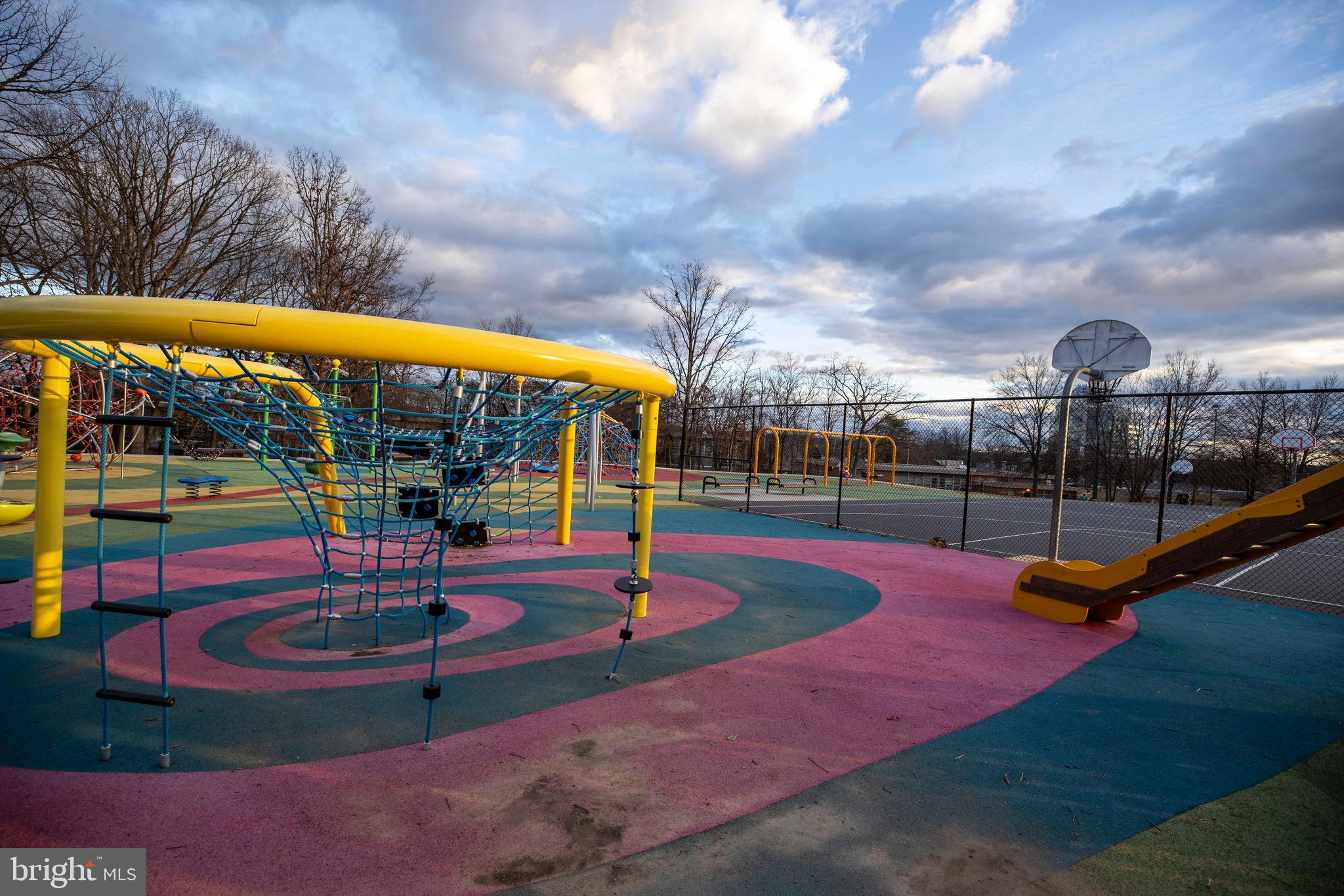 CALVERTON - Residential