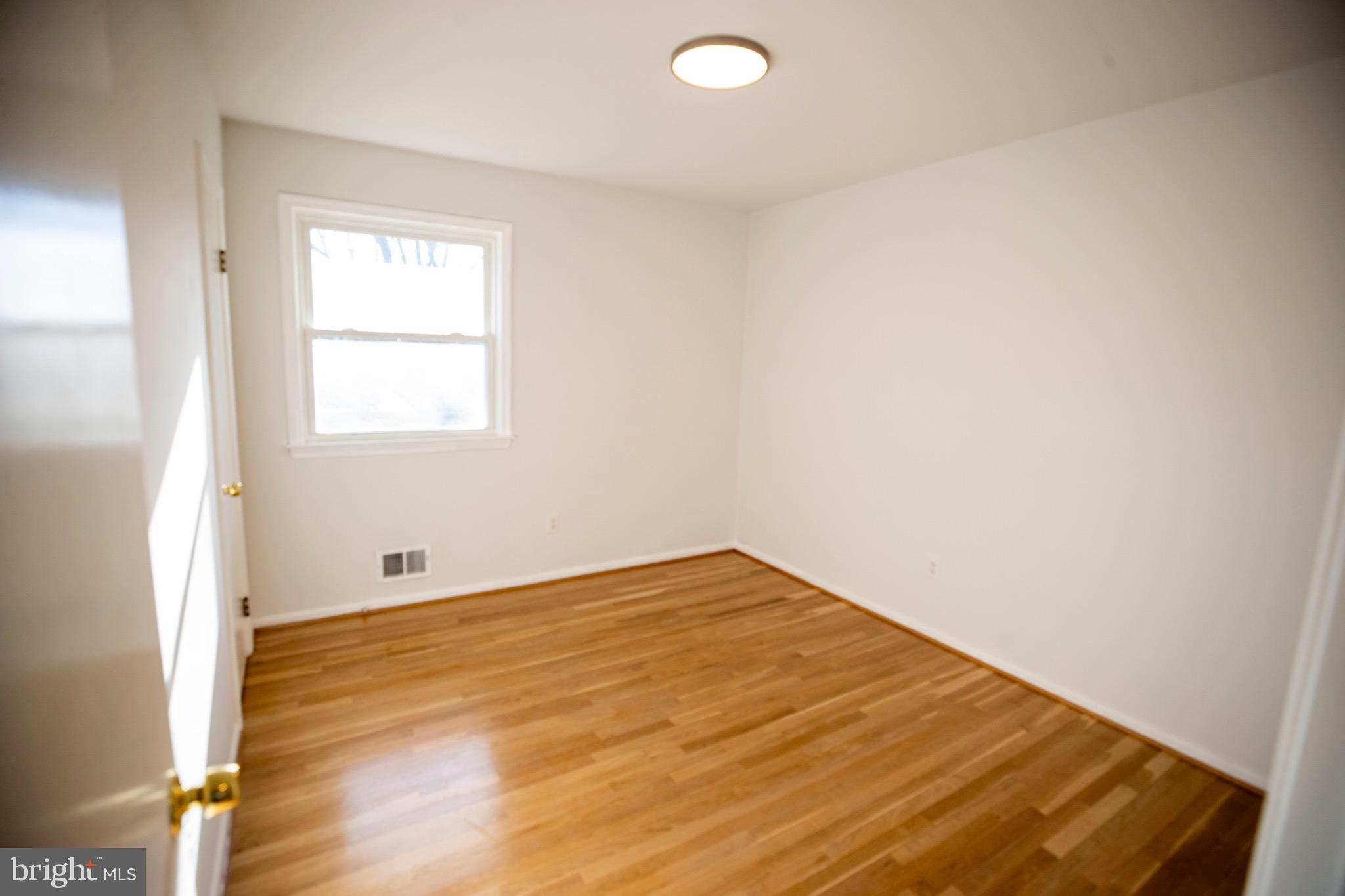 CALVERTON - Residential