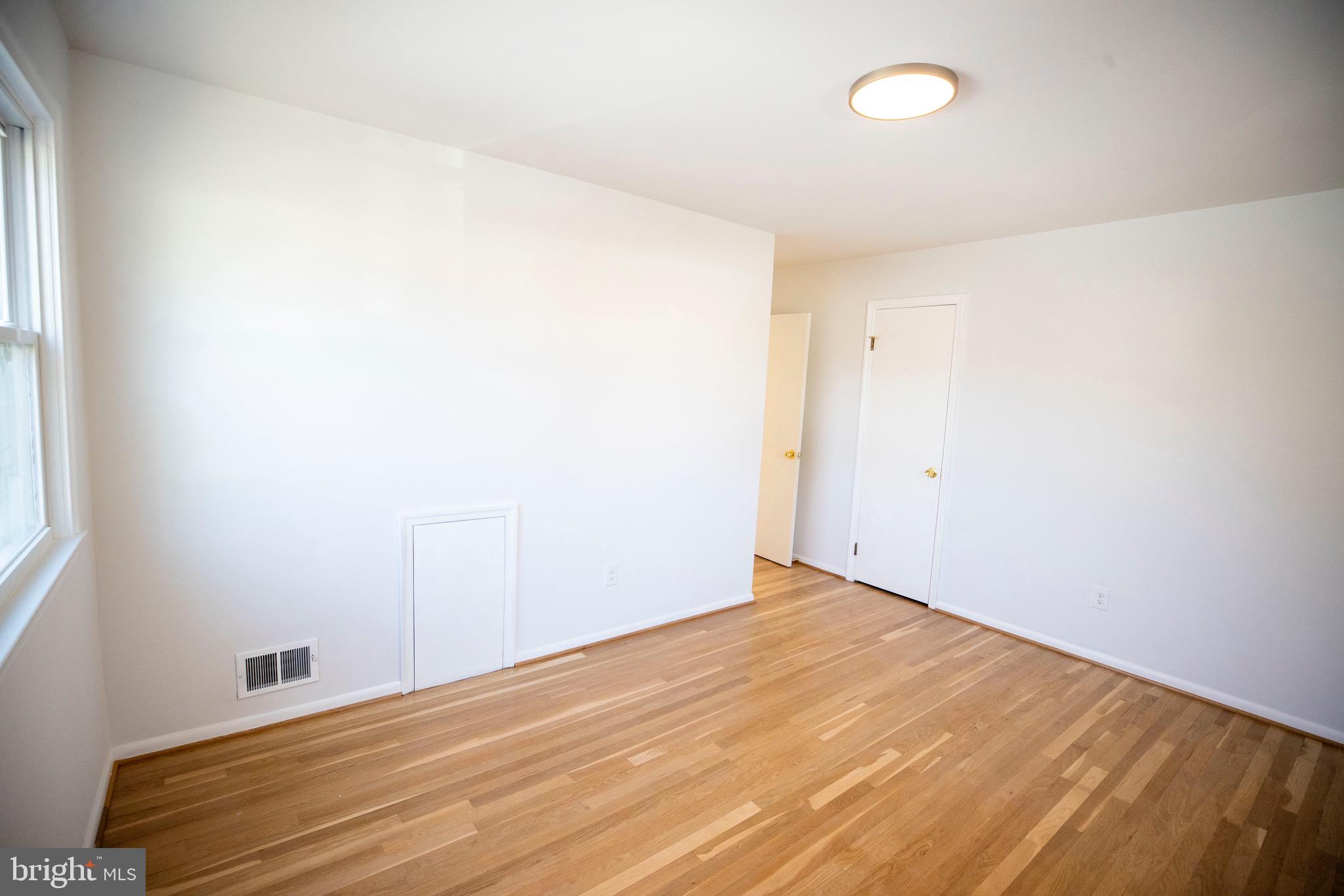 CALVERTON - Residential