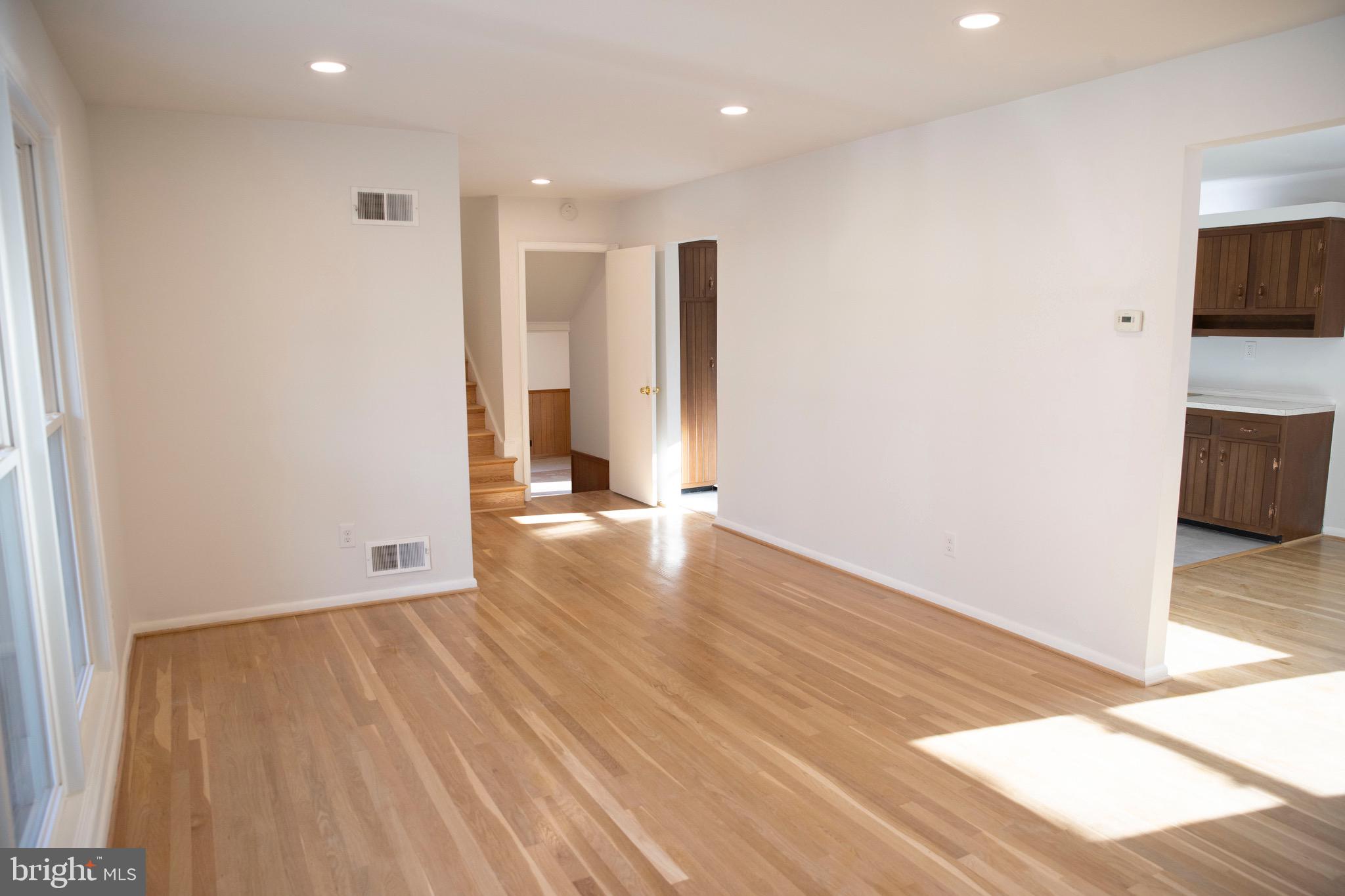 CALVERTON - Residential