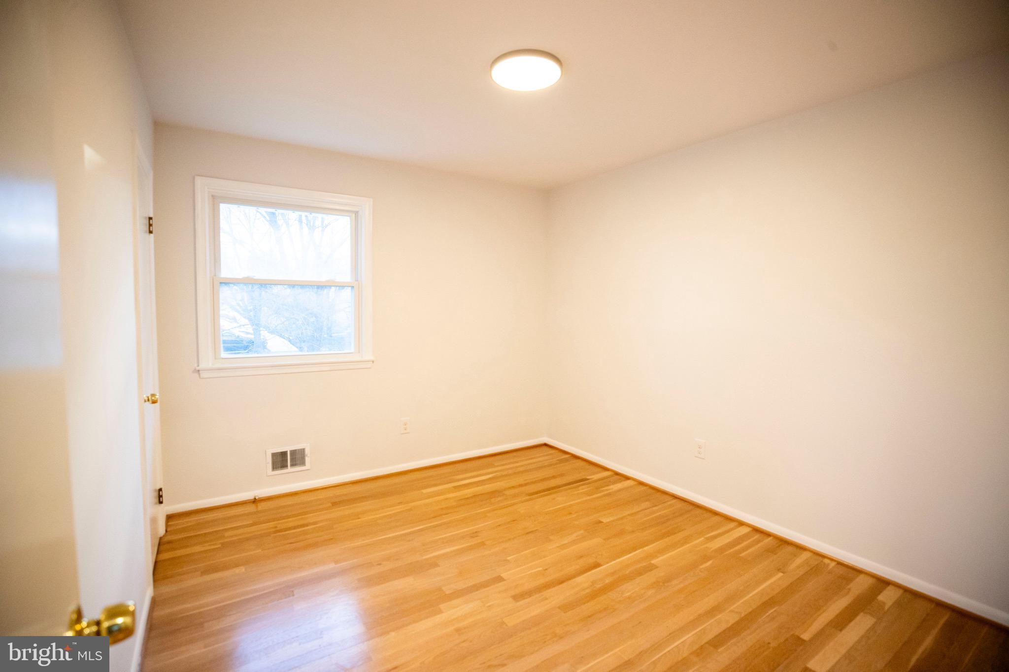 CALVERTON - Residential