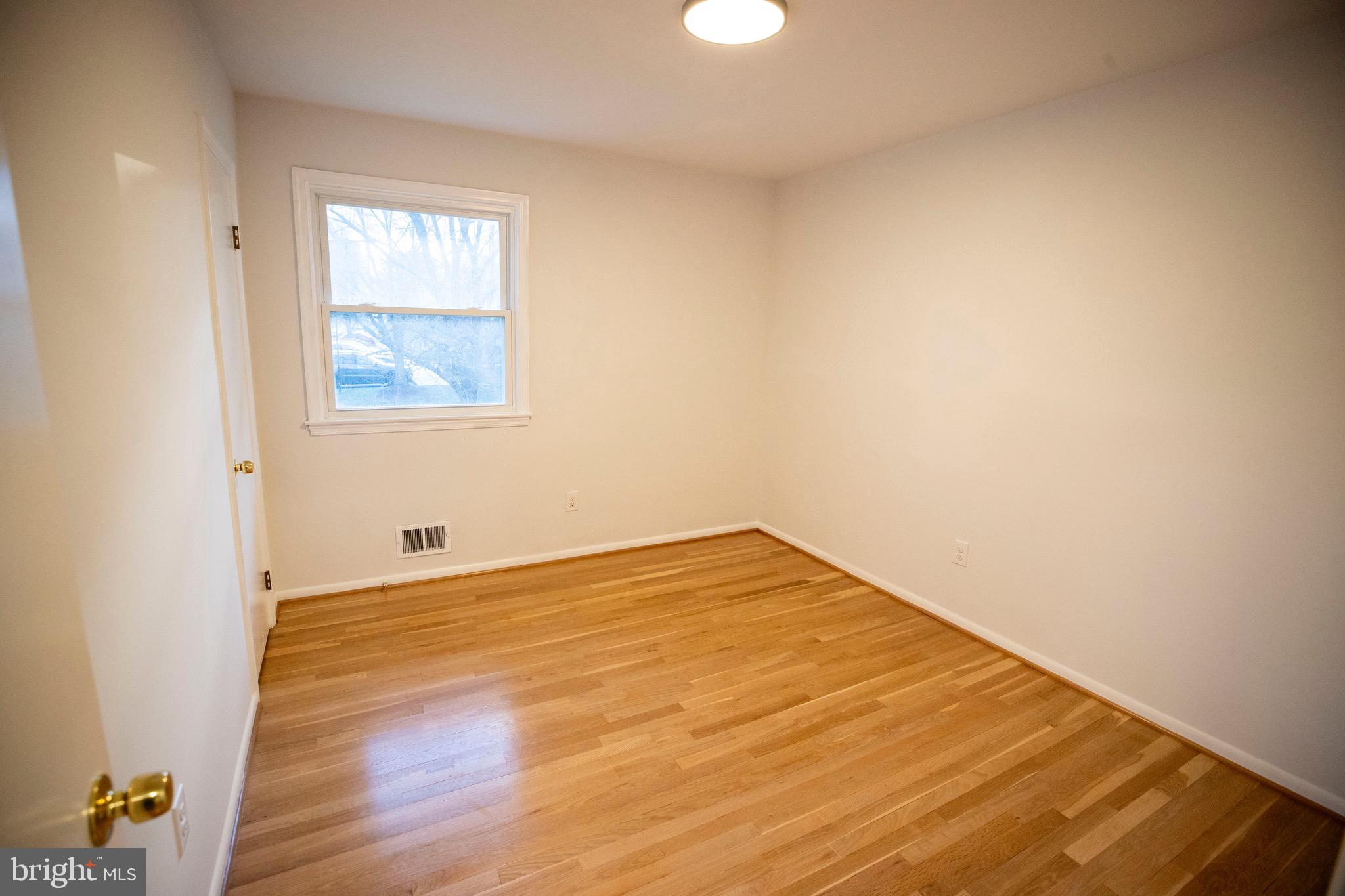 CALVERTON - Residential