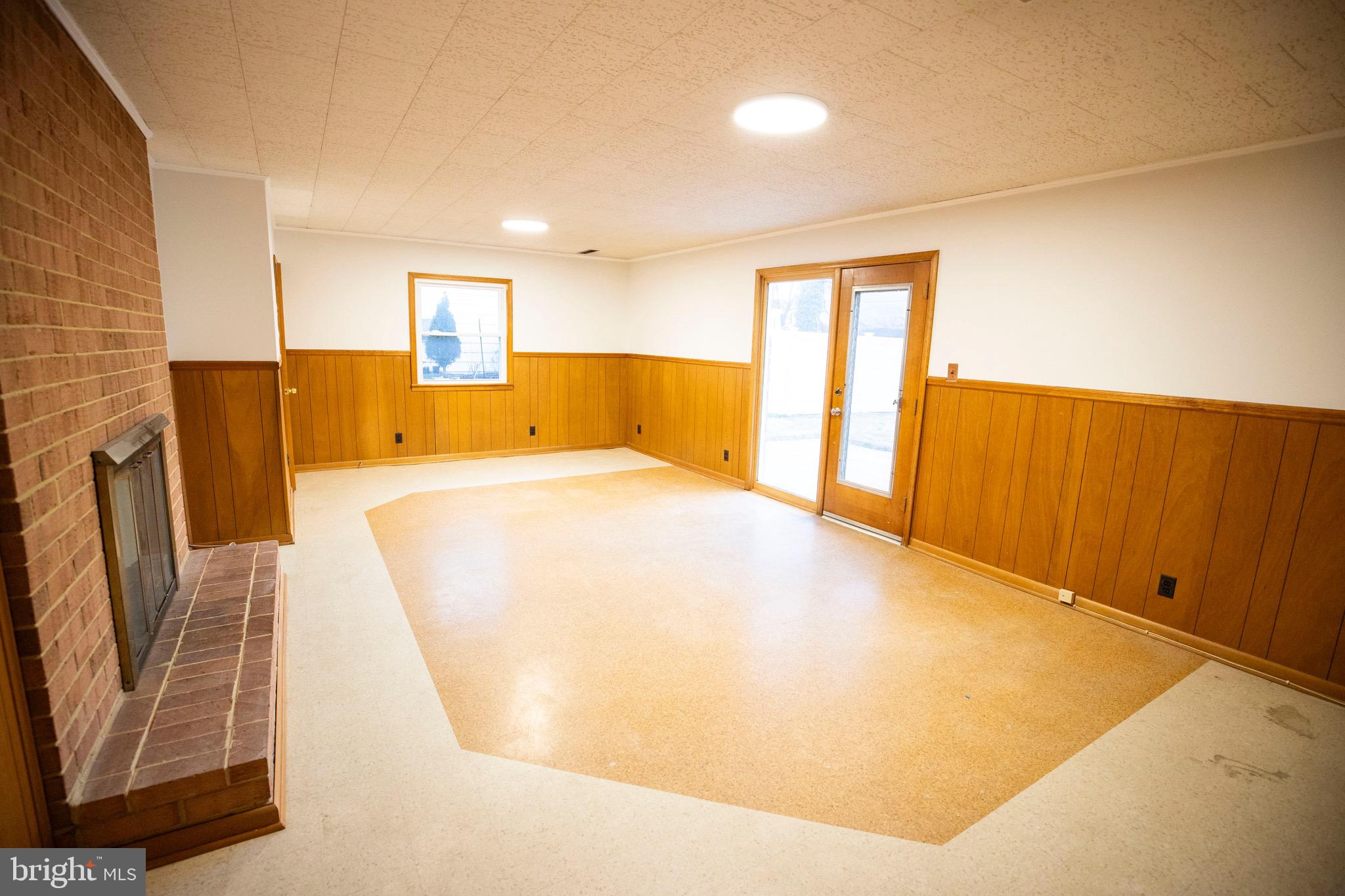 CALVERTON - Residential