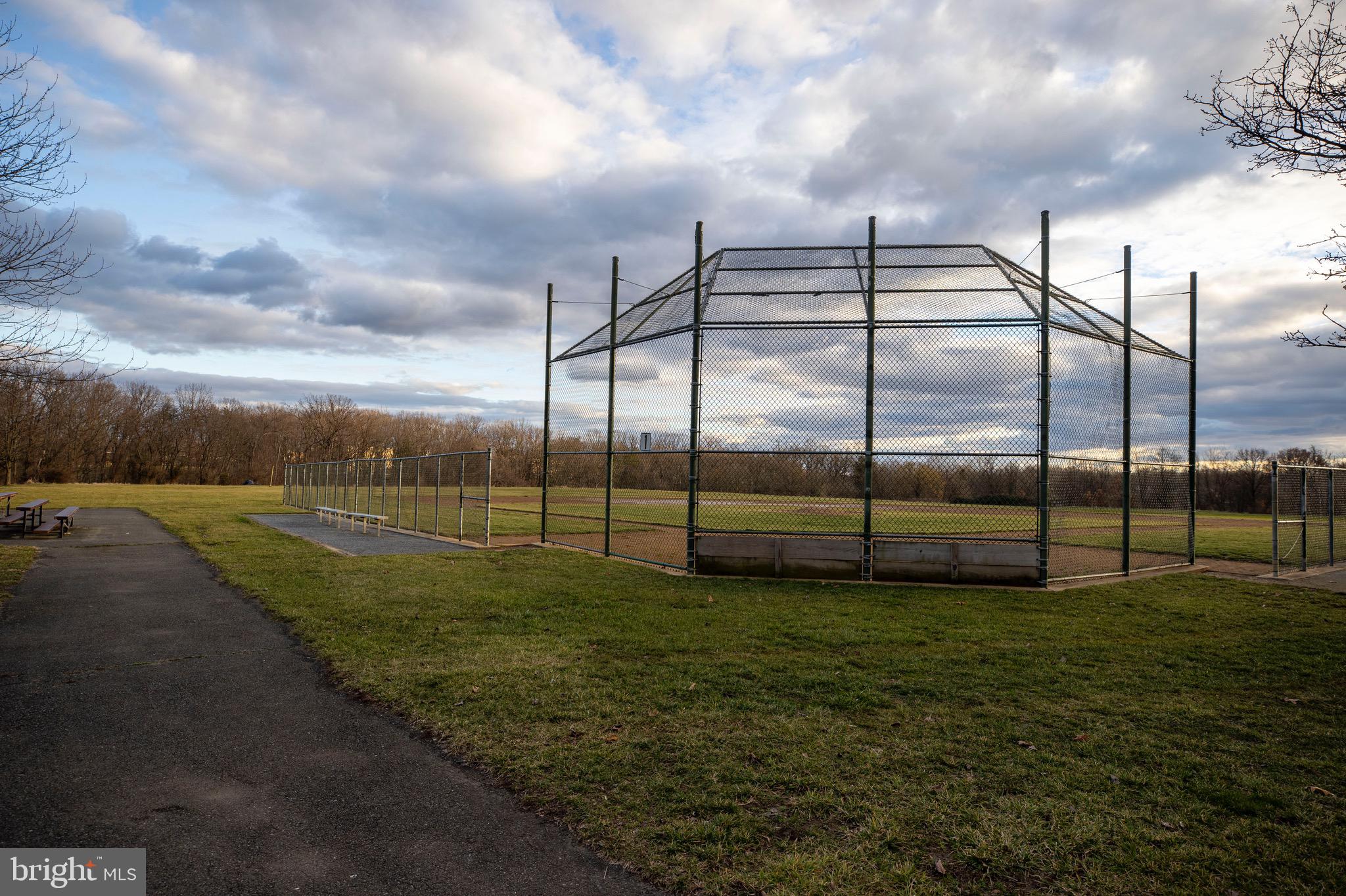 CALVERTON - Residential