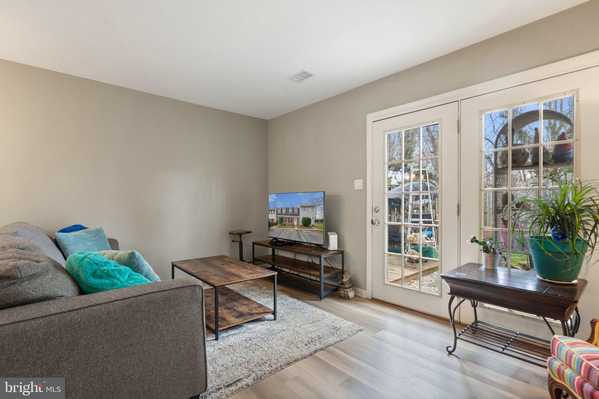 KINGSBRIDGE COURT - Residential