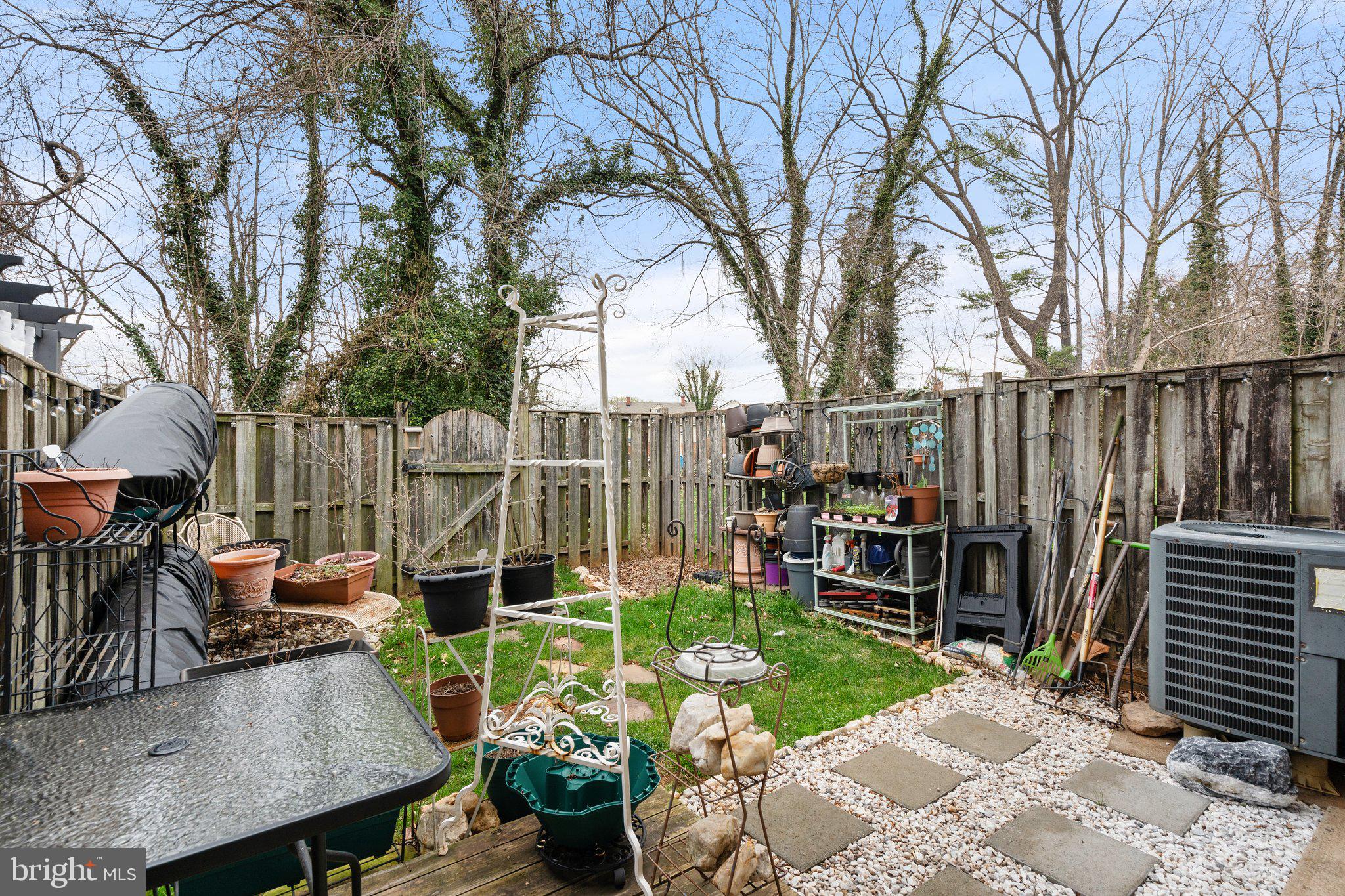 KINGSBRIDGE COURT - Residential