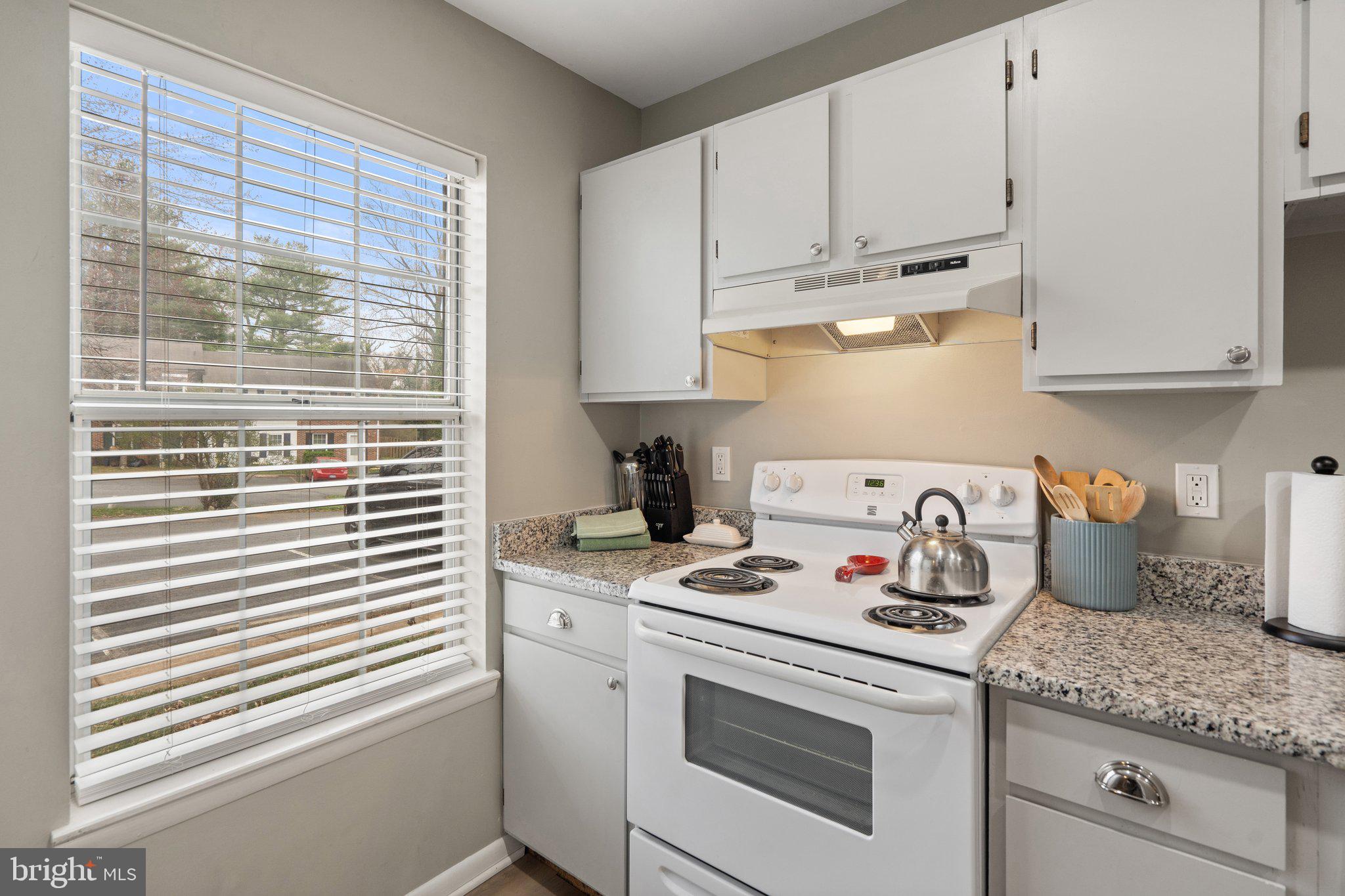 KINGSBRIDGE COURT - Residential