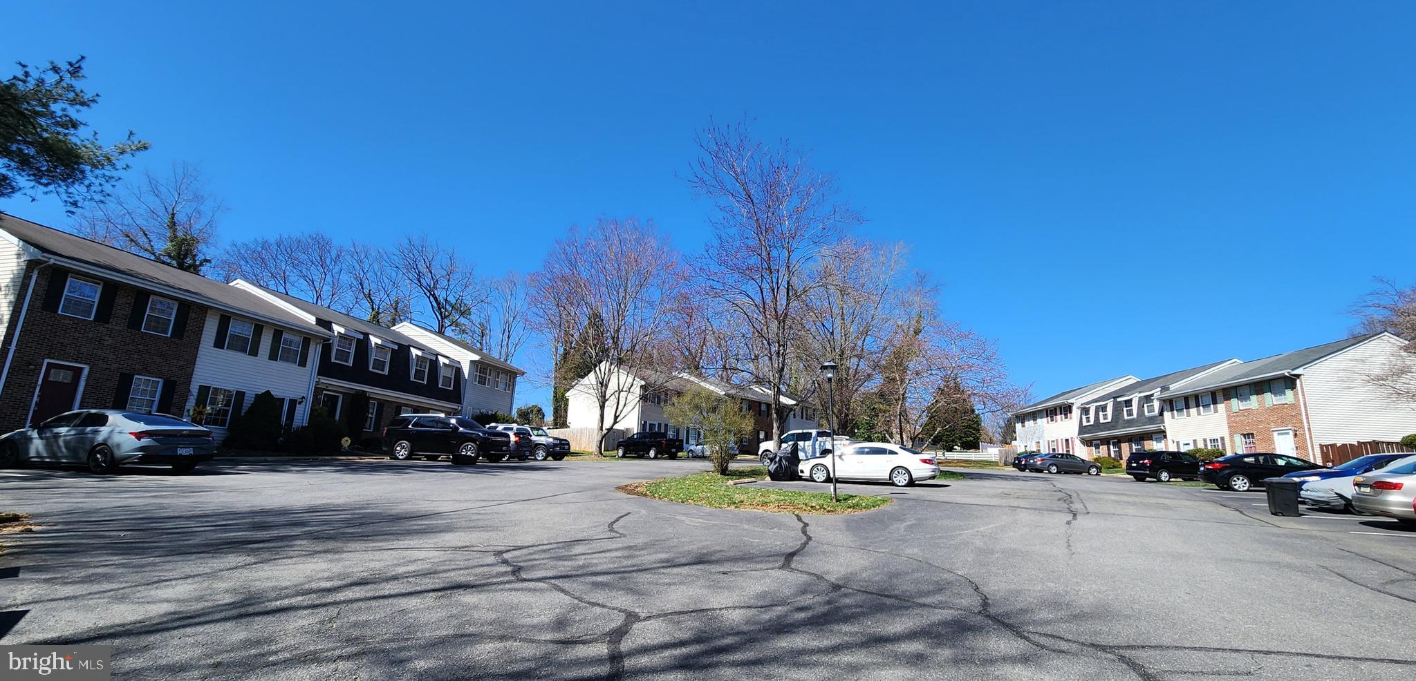 KINGSBRIDGE COURT - Residential