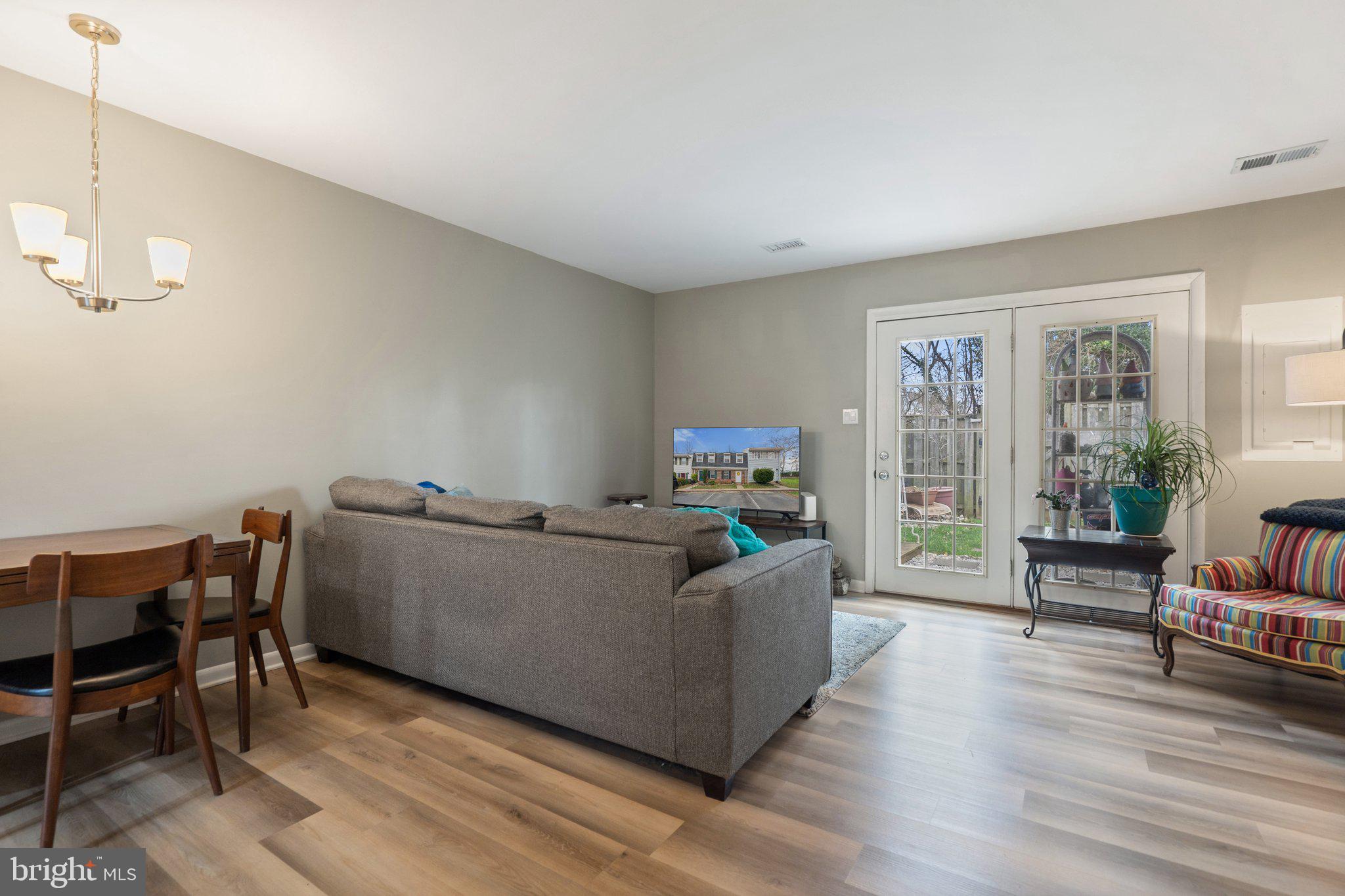 KINGSBRIDGE COURT - Residential