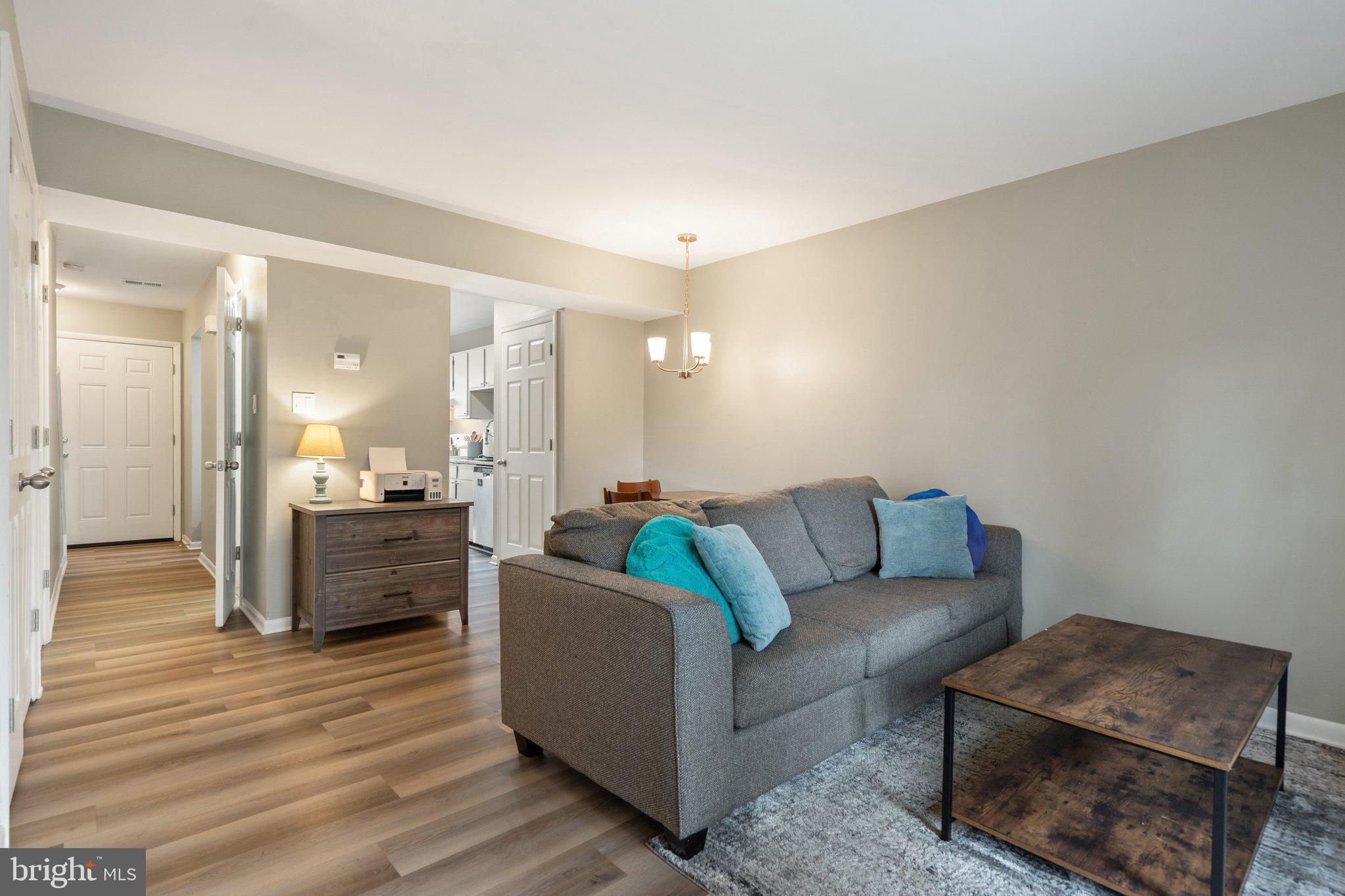 KINGSBRIDGE COURT - Residential