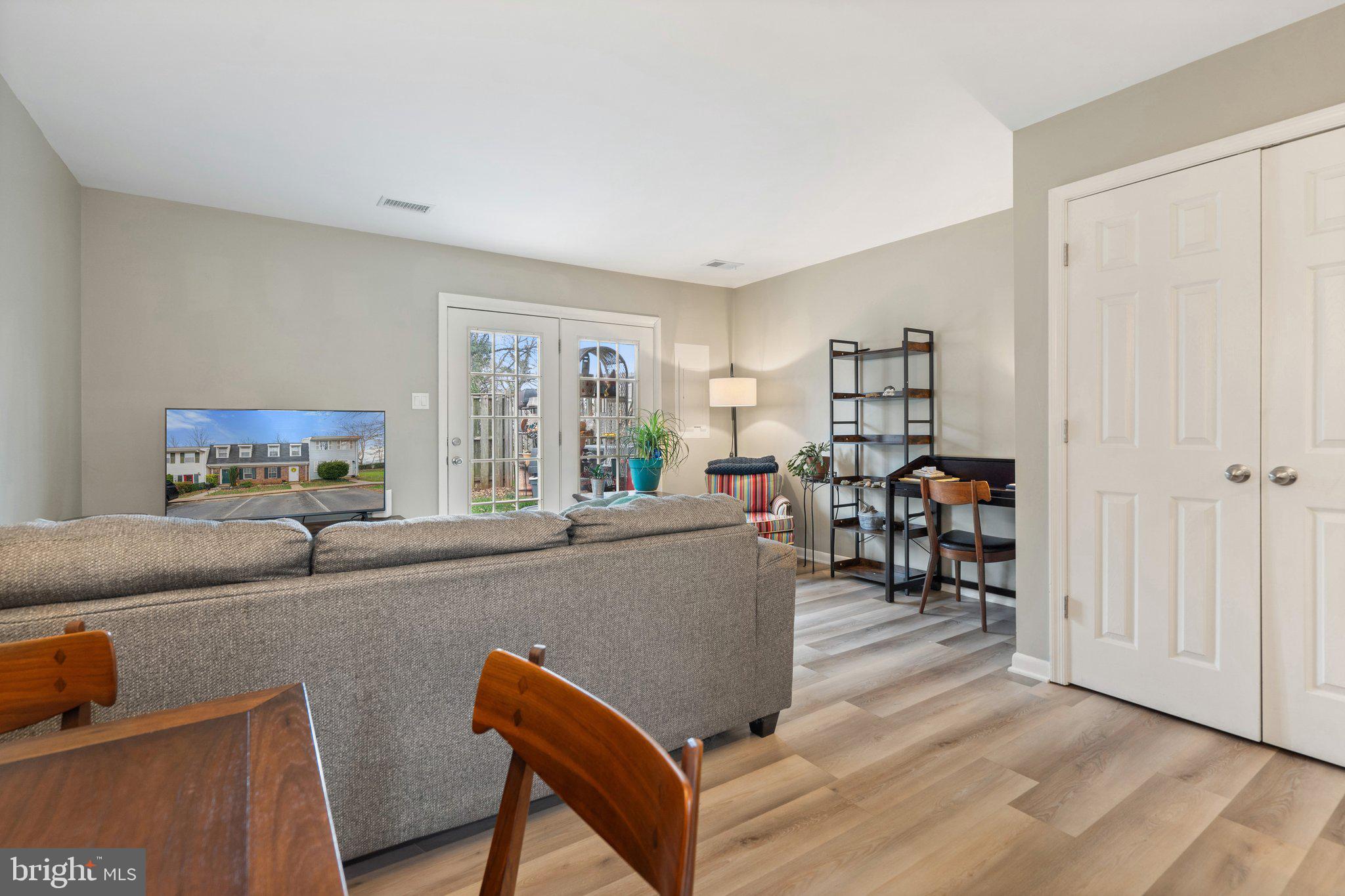 KINGSBRIDGE COURT - Residential