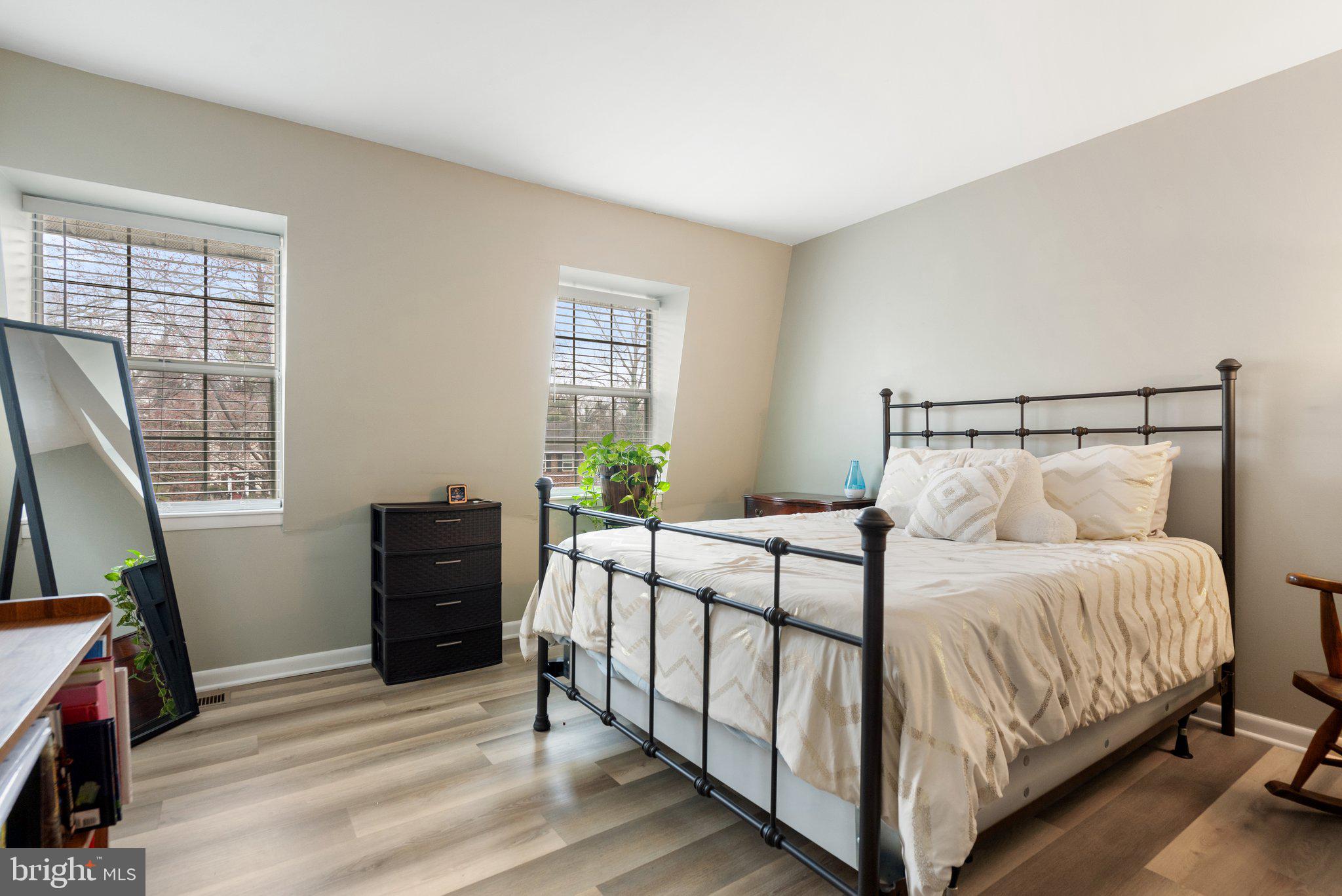 KINGSBRIDGE COURT - Residential