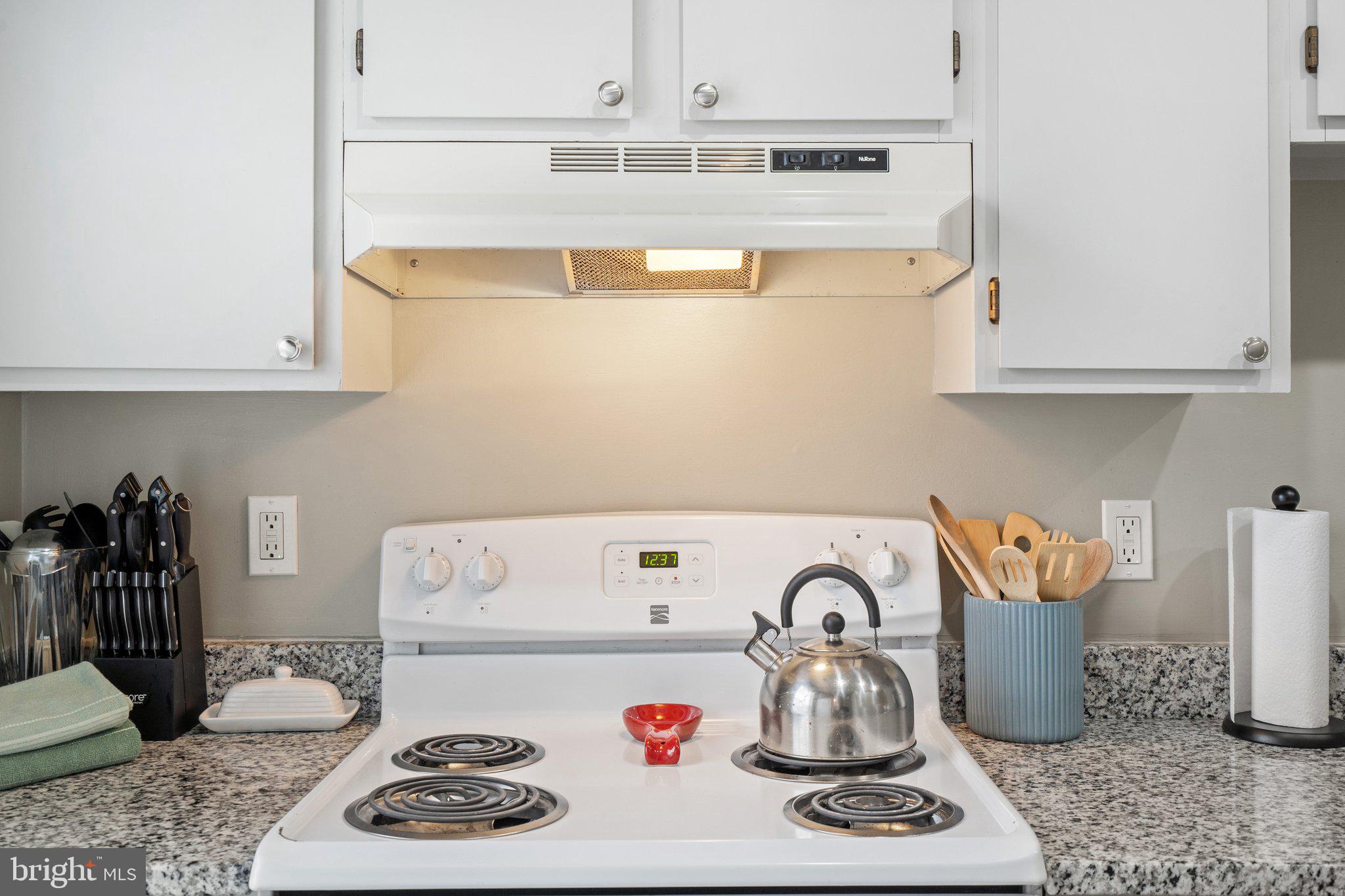 KINGSBRIDGE COURT - Residential