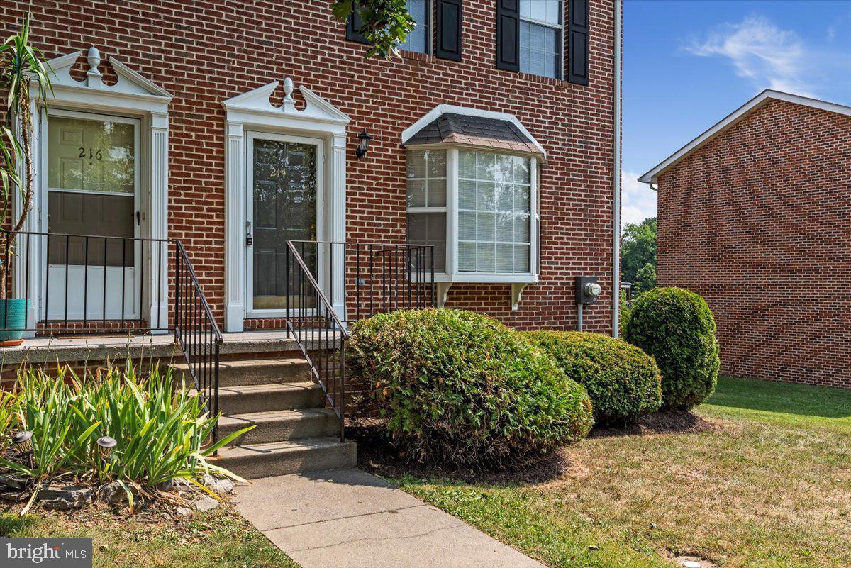 BROOKLAND HEIGHTS - Residential Lease