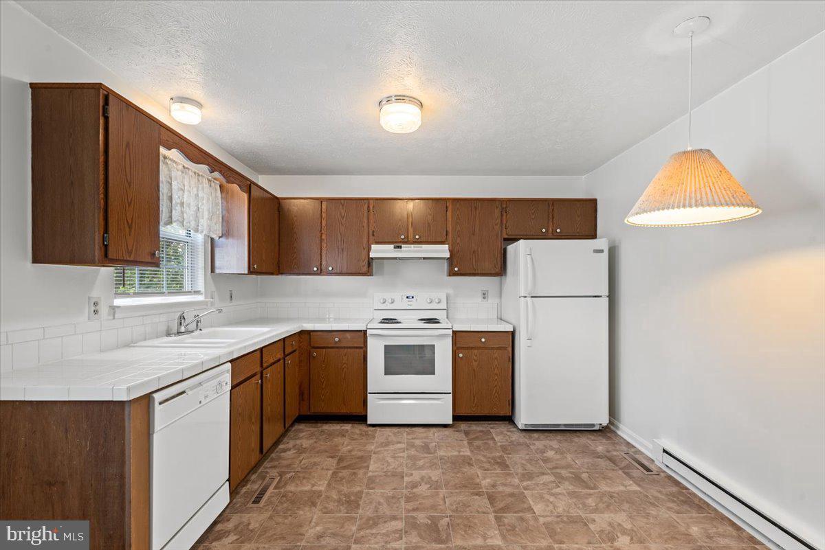 BROOKLAND HEIGHTS - Residential Lease