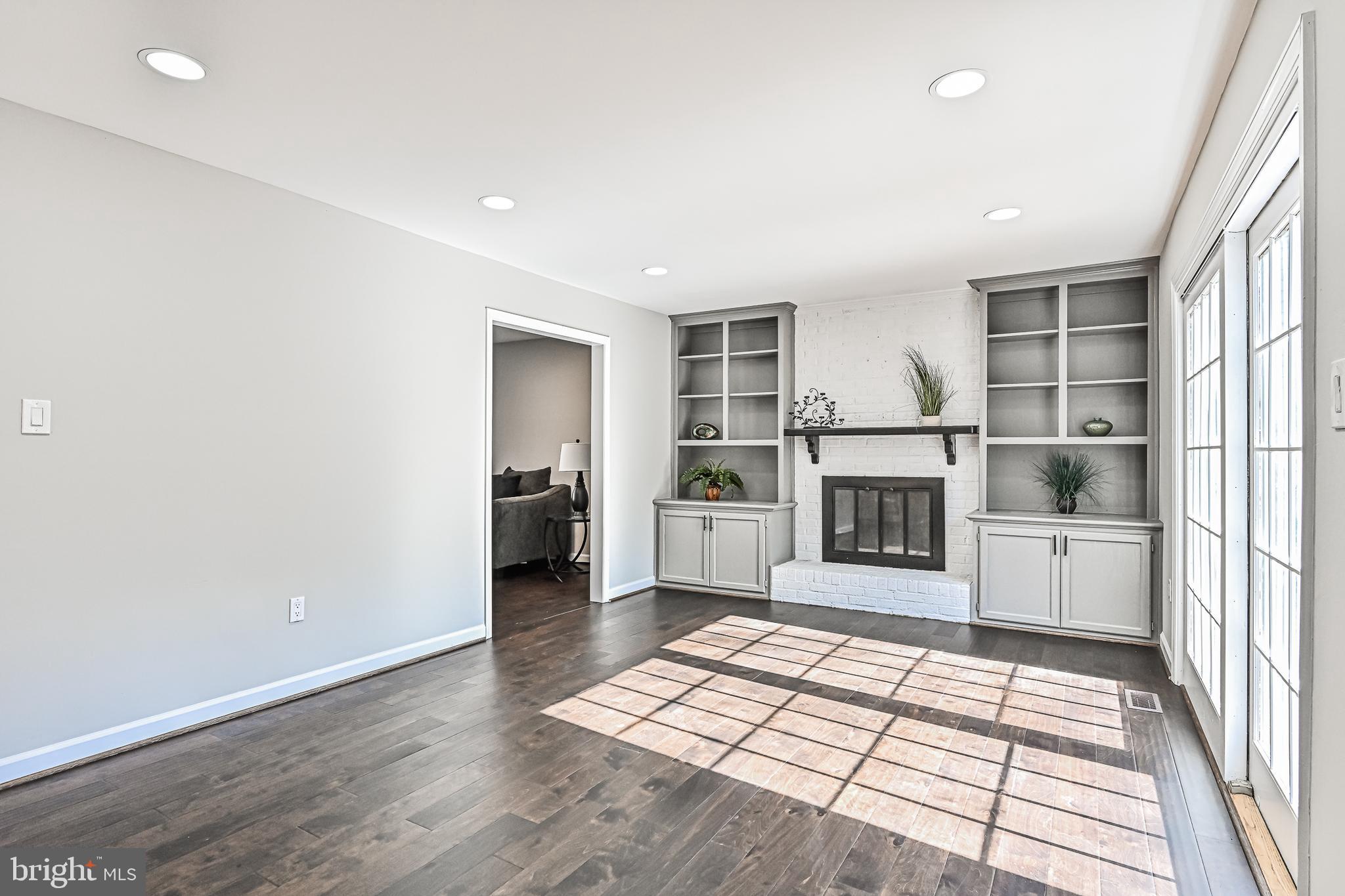 BURKE CENTRE - Residential