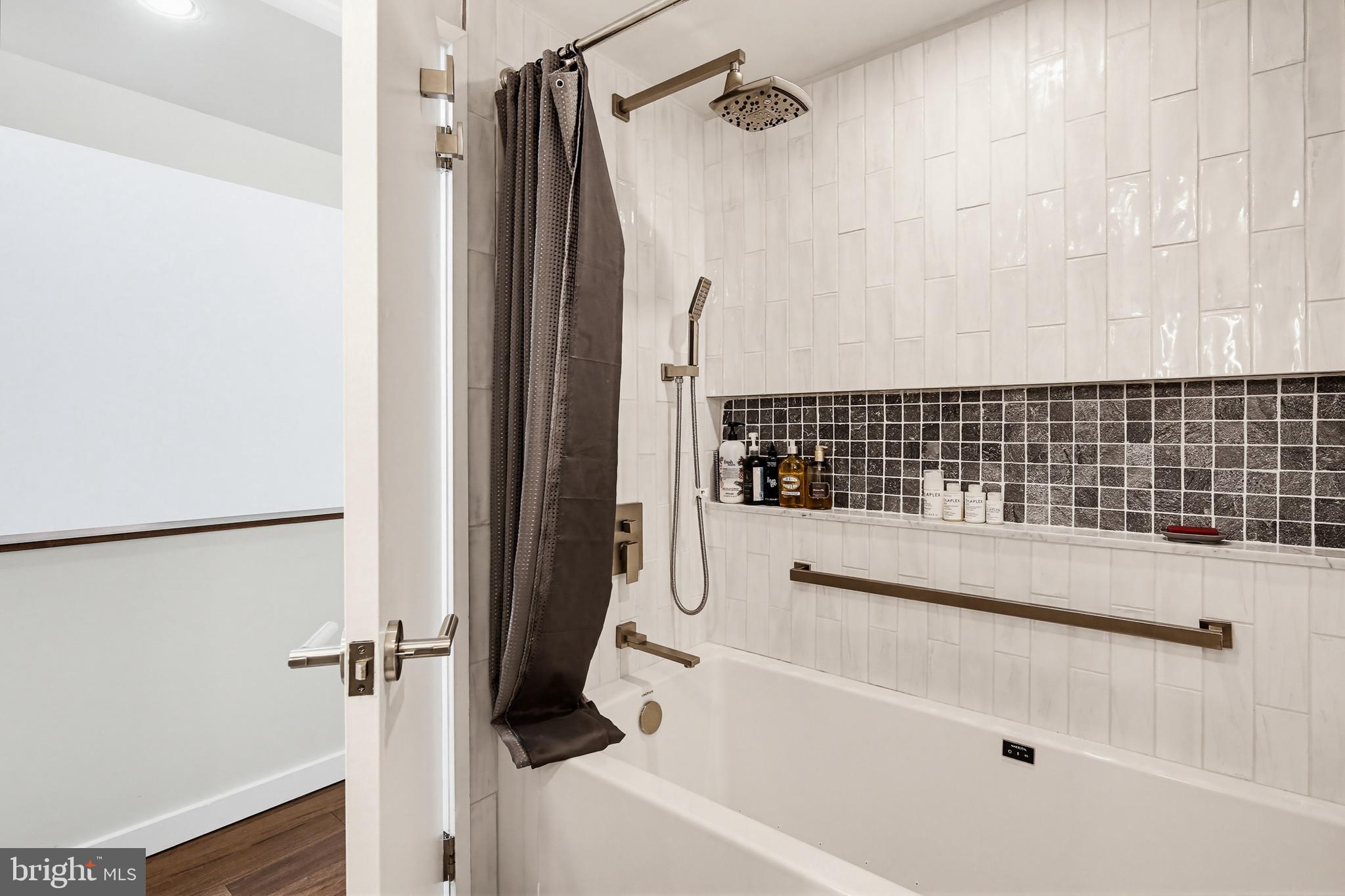 SWANSFIELD - Residential