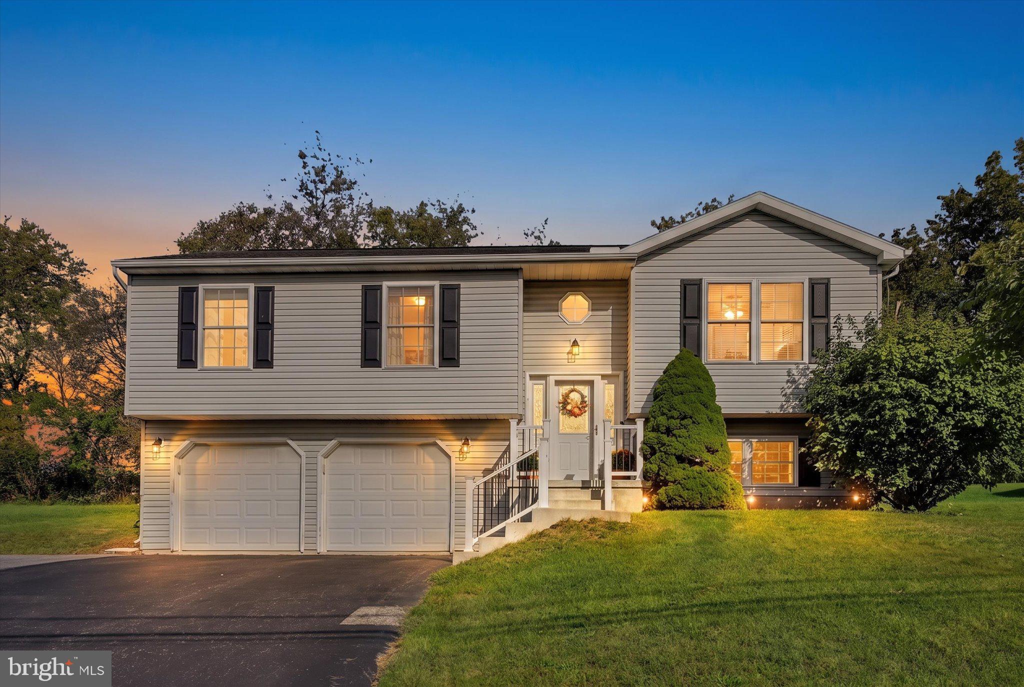 1718 RUNNING DEER DRIVE