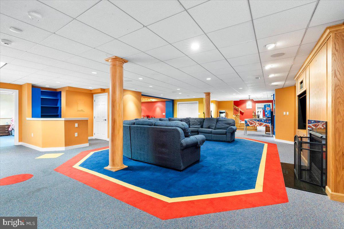 WHITE FLINT SPRINGS - Residential