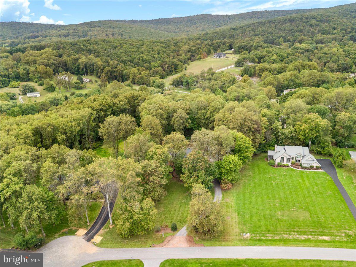 WHITE FLINT SPRINGS - Residential