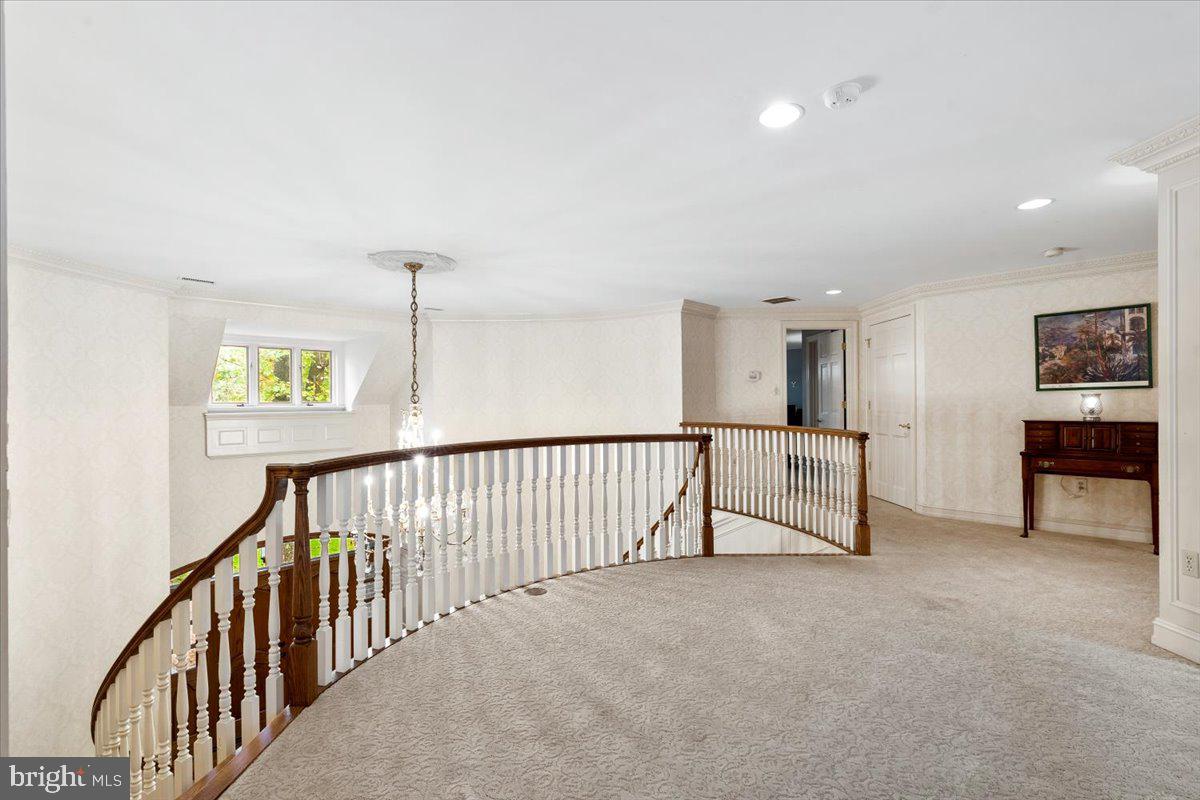 WHITE FLINT SPRINGS - Residential