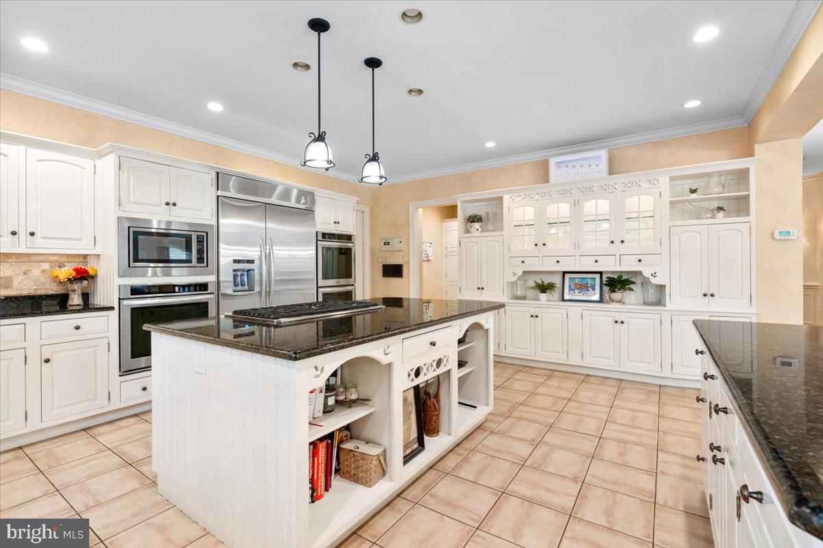 WHITE FLINT SPRINGS - Residential