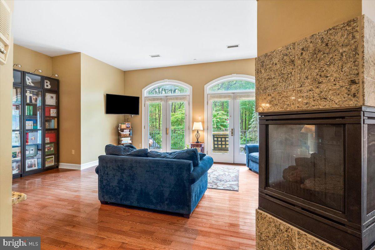 WHITE FLINT SPRINGS - Residential