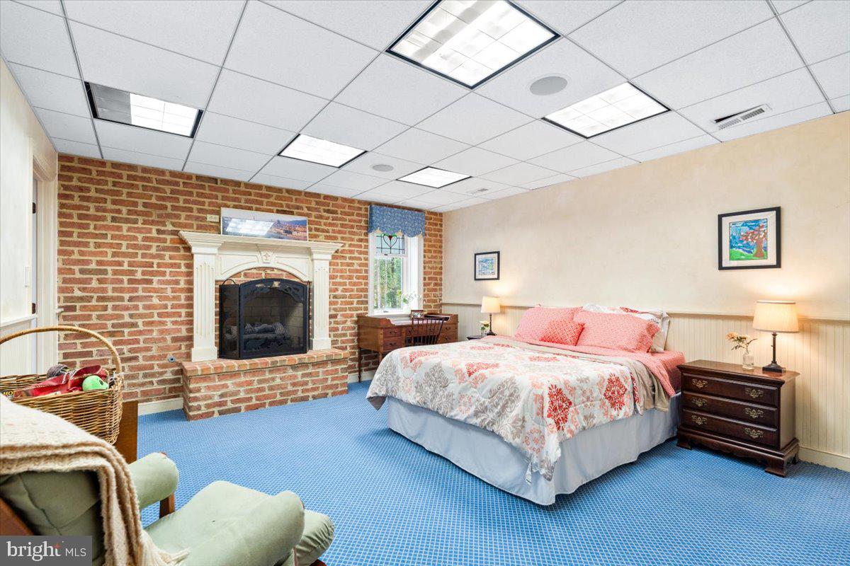 WHITE FLINT SPRINGS - Residential