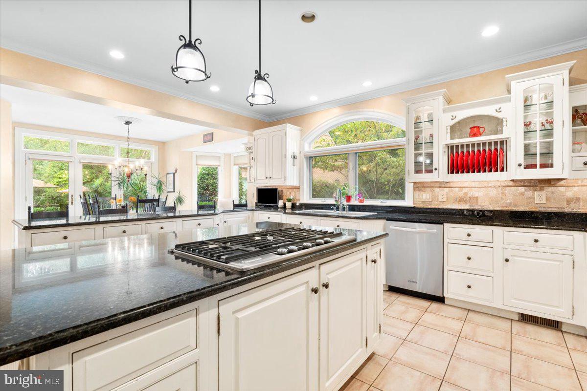 WHITE FLINT SPRINGS - Residential