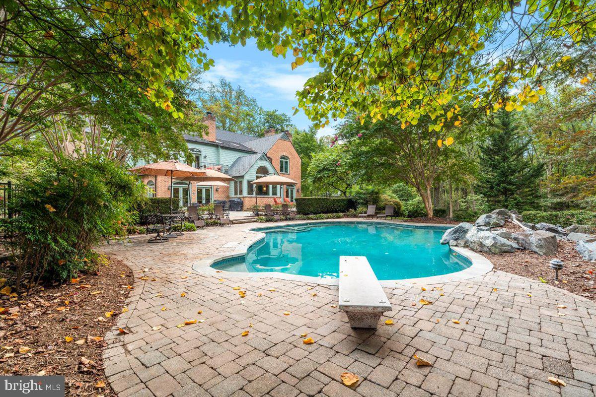 WHITE FLINT SPRINGS - Residential