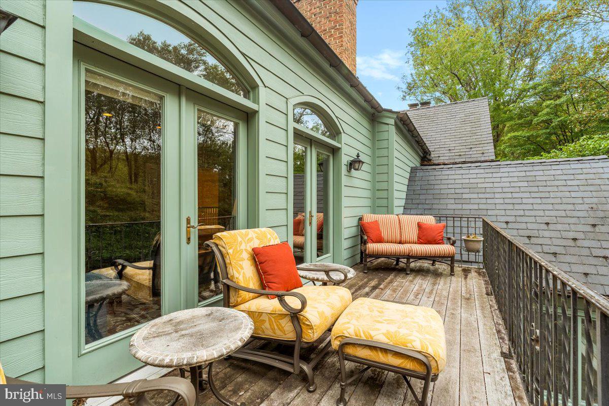 WHITE FLINT SPRINGS - Residential