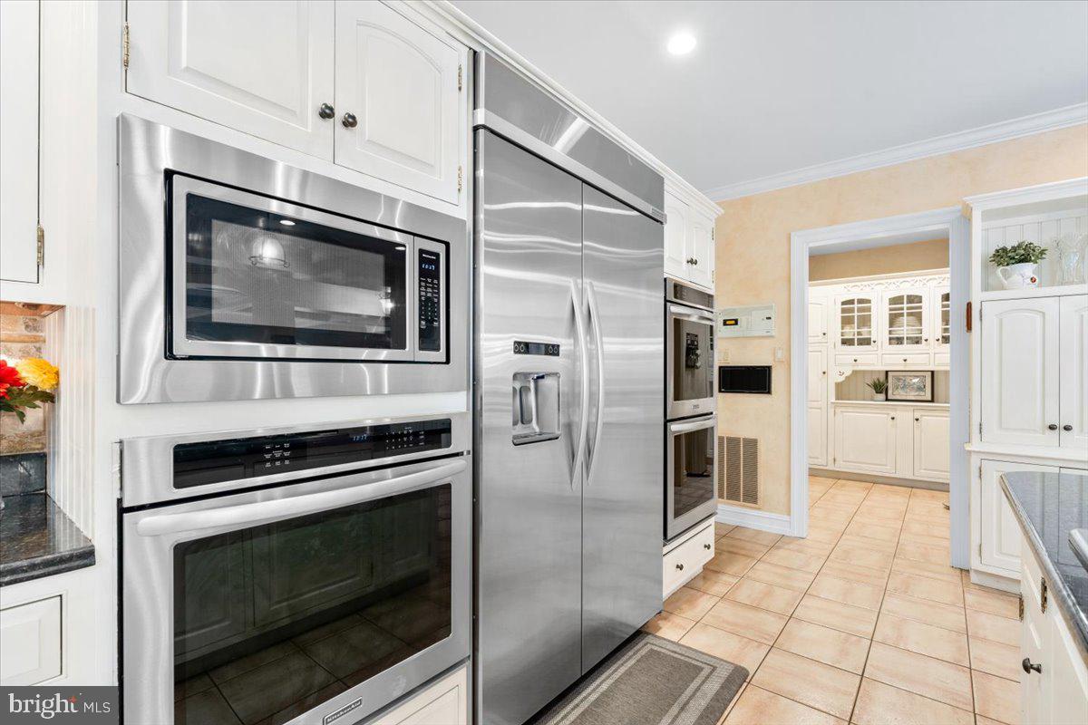 WHITE FLINT SPRINGS - Residential