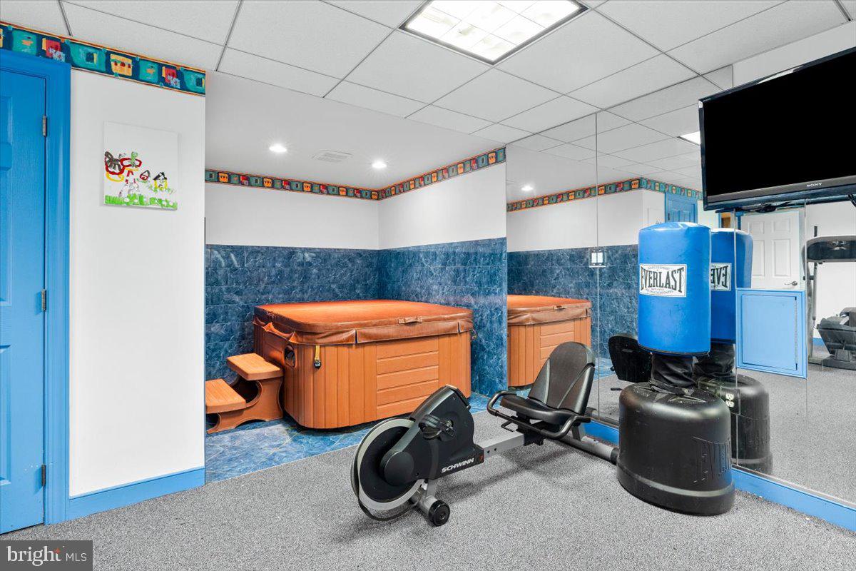 WHITE FLINT SPRINGS - Residential