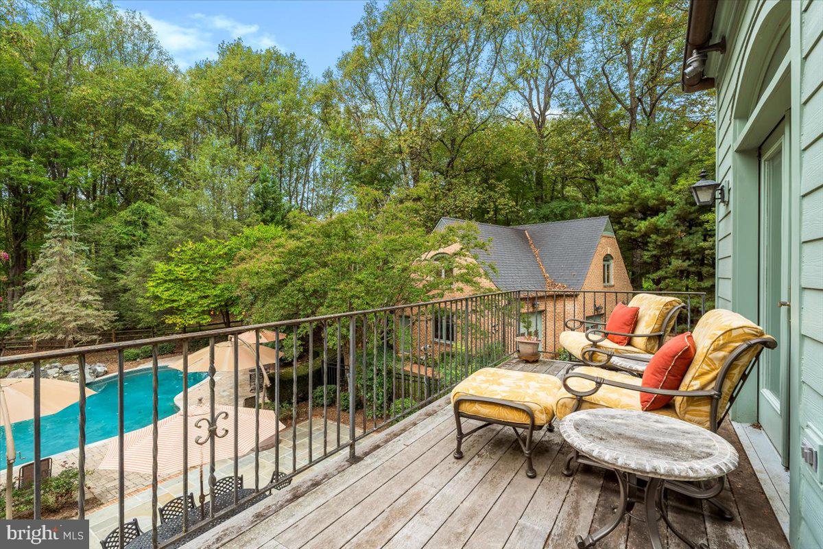 WHITE FLINT SPRINGS - Residential