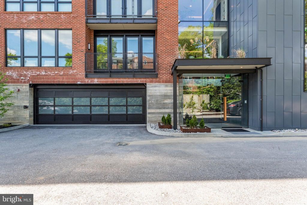 Photo of 427 E Lancaster Avenue #1202, WAYNE, PA 19087 (MLS # PADE2107194)