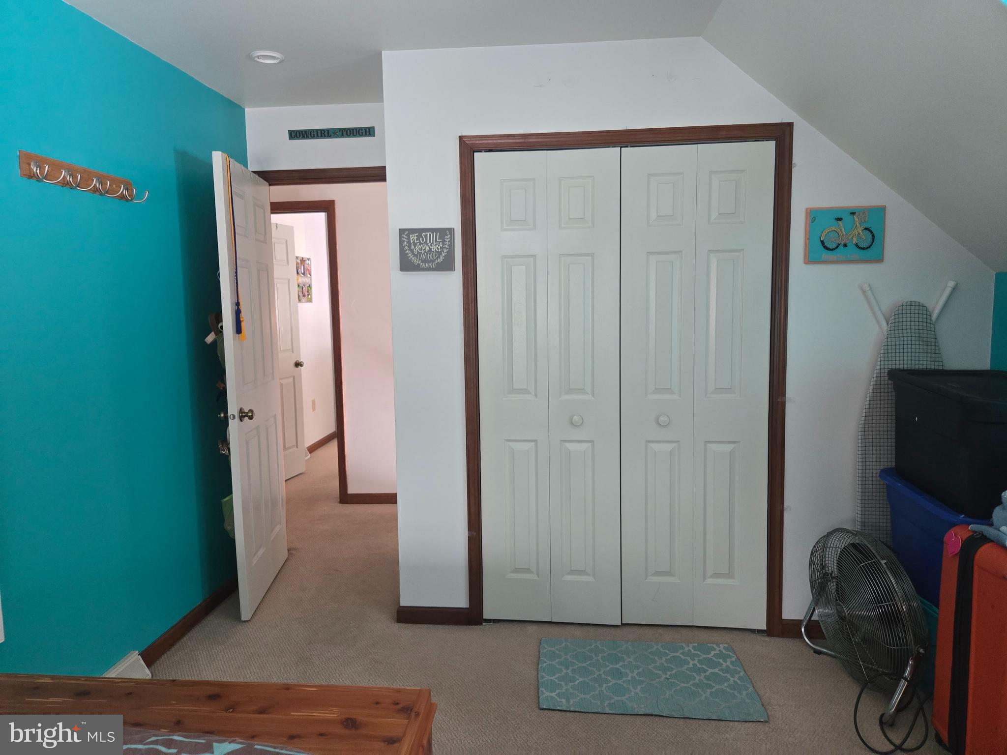 CHINKAPIN OAKS - Residential