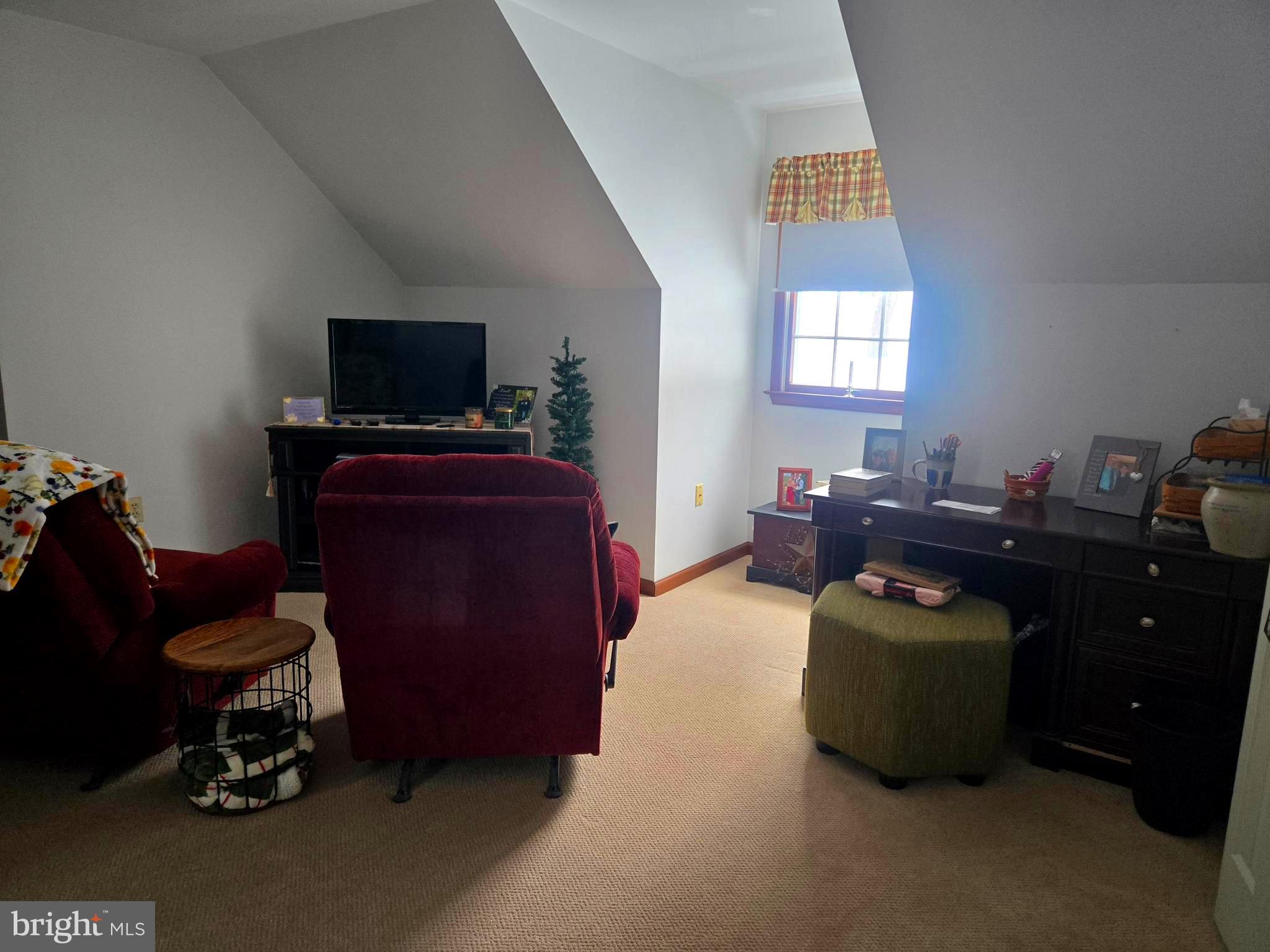 CHINKAPIN OAKS - Residential