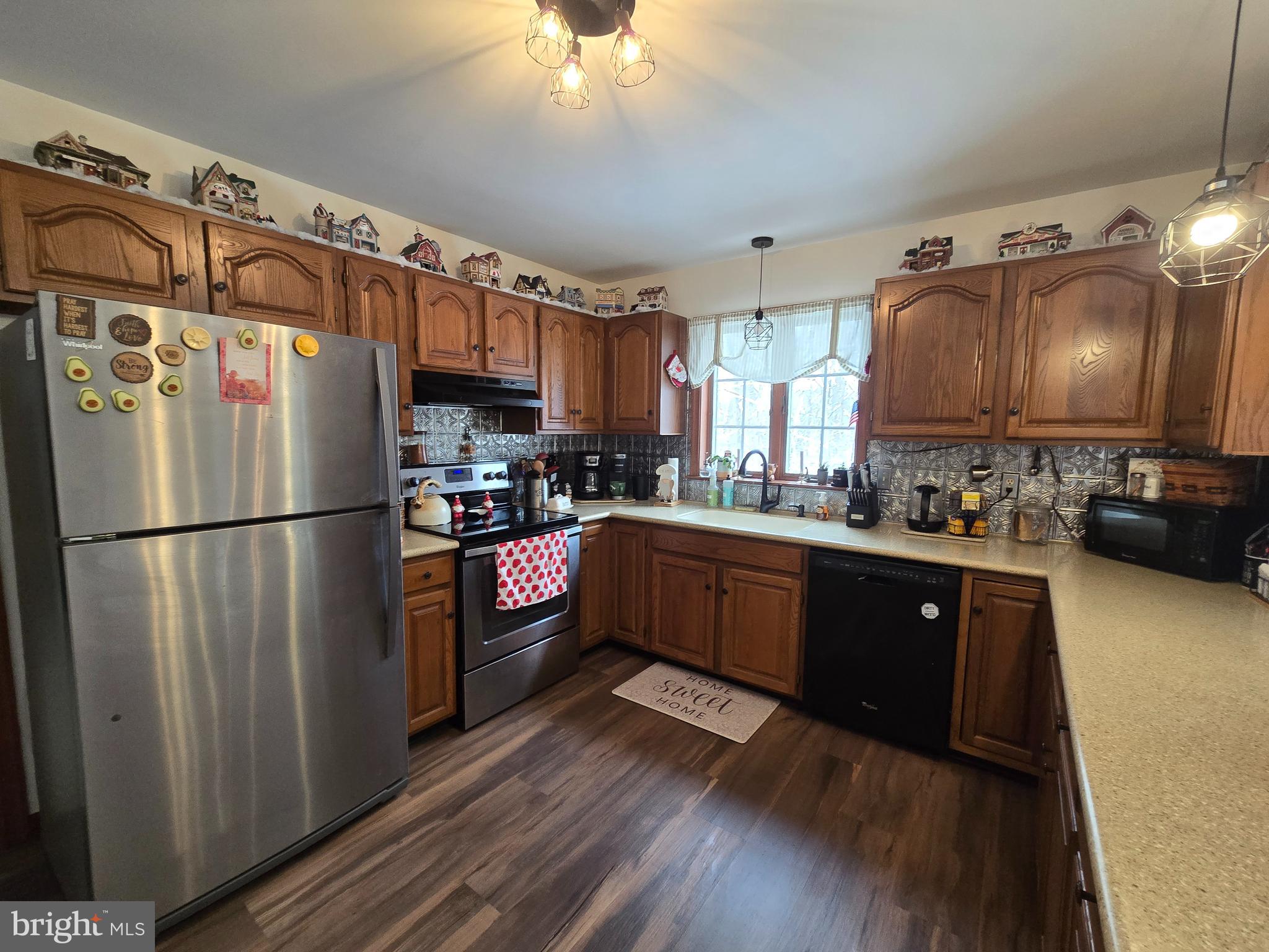 CHINKAPIN OAKS - Residential