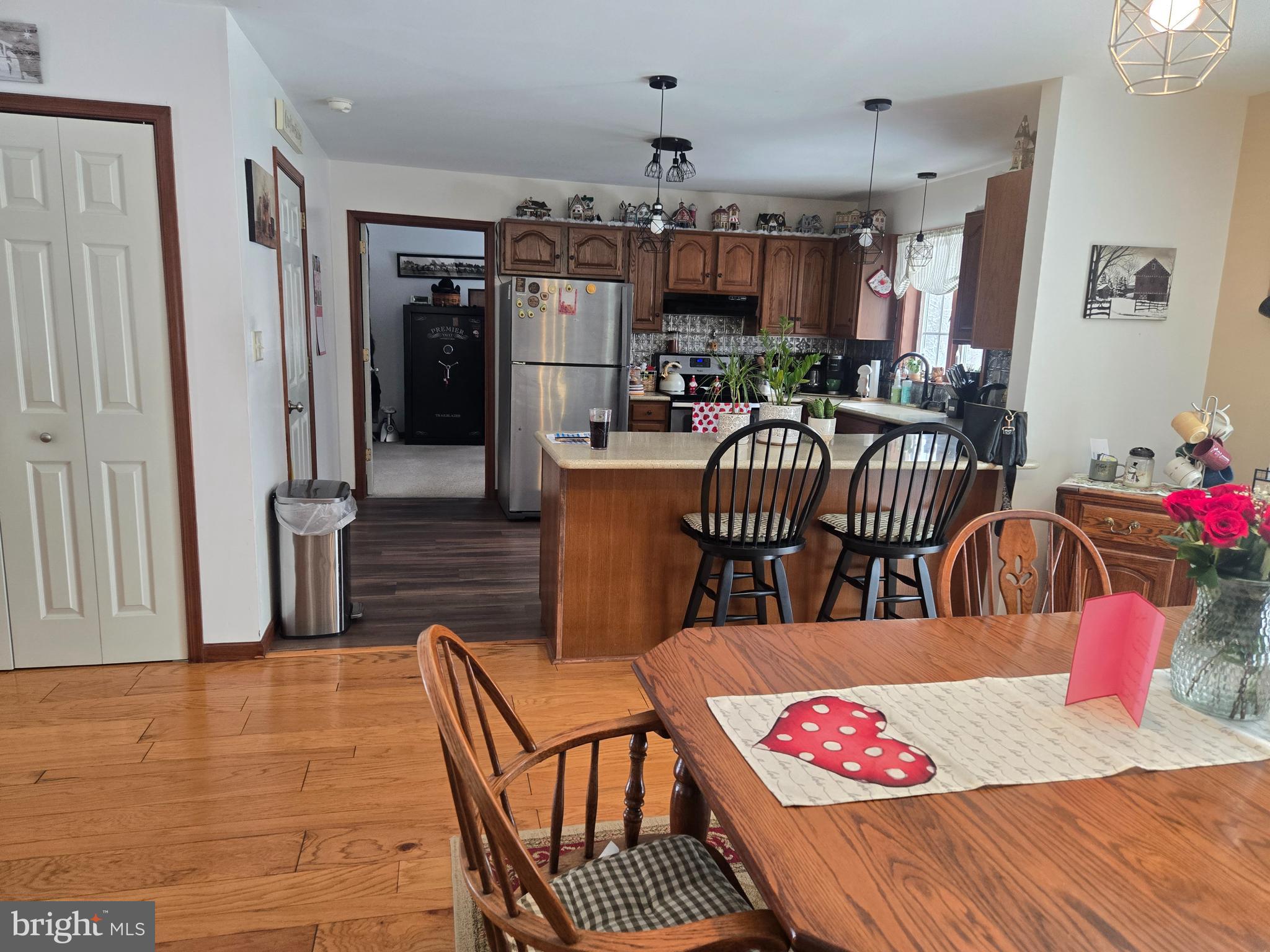 CHINKAPIN OAKS - Residential