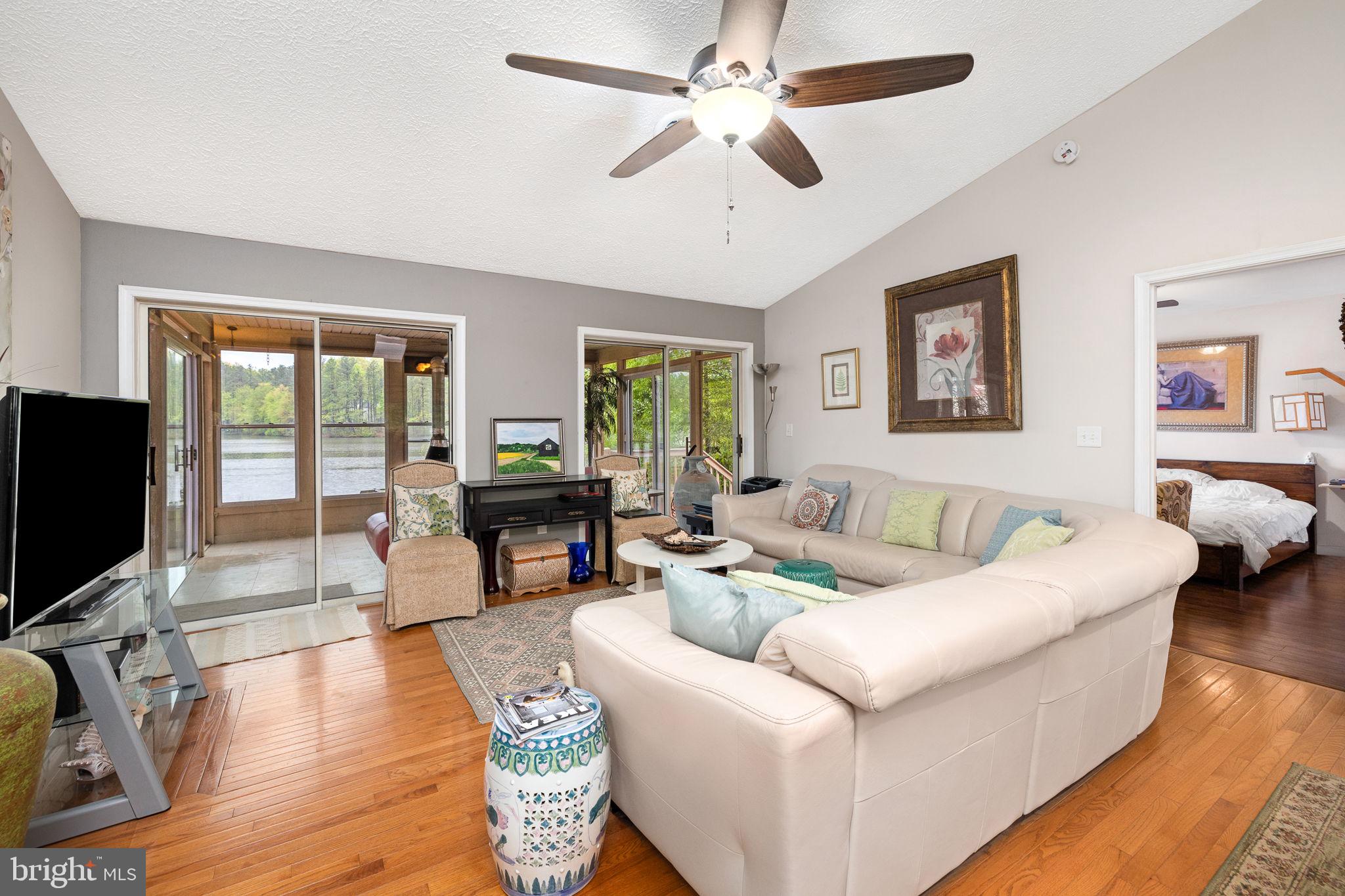 LAKE LAND OR - Residential