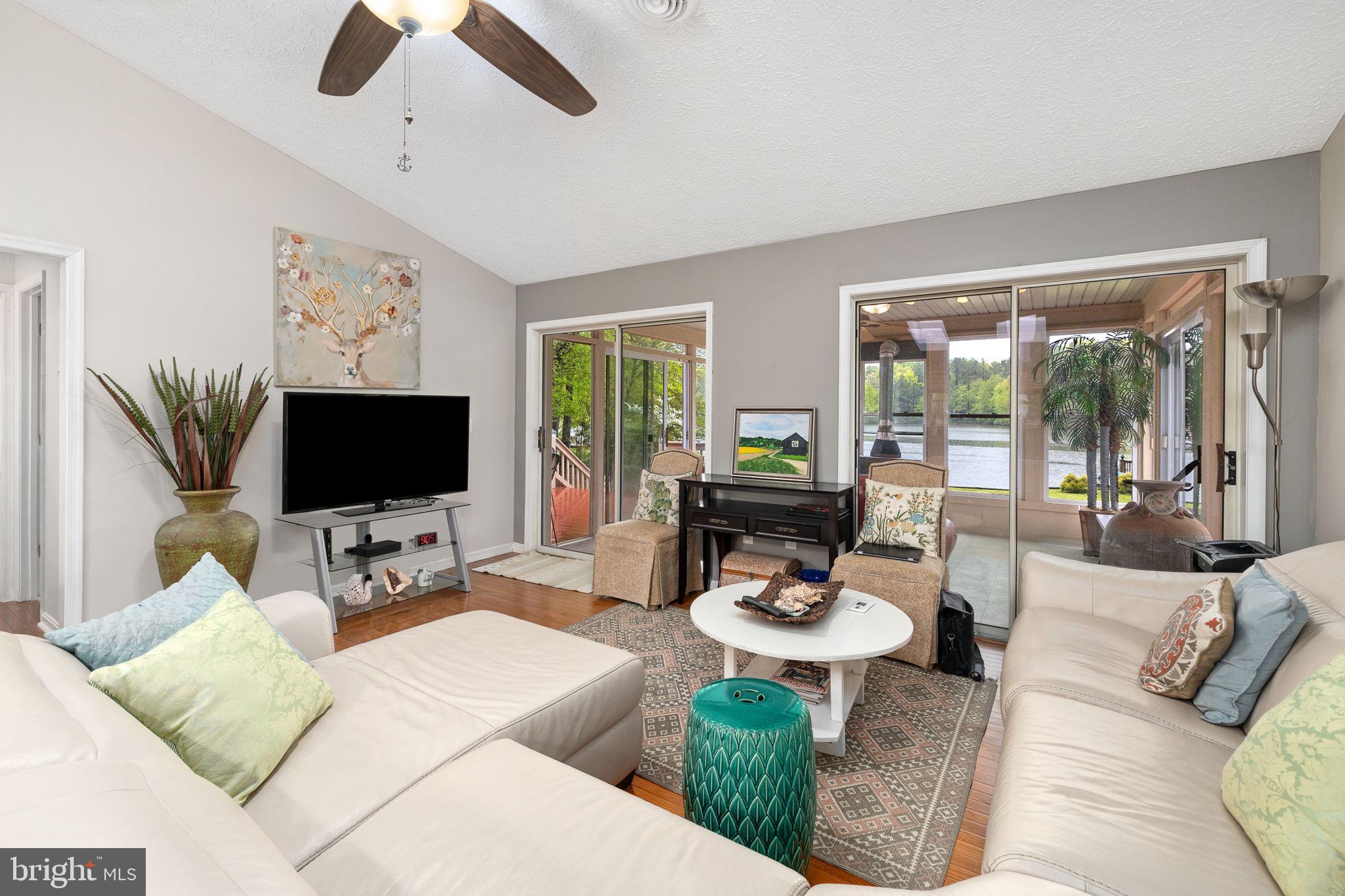 LAKE LAND OR - Residential