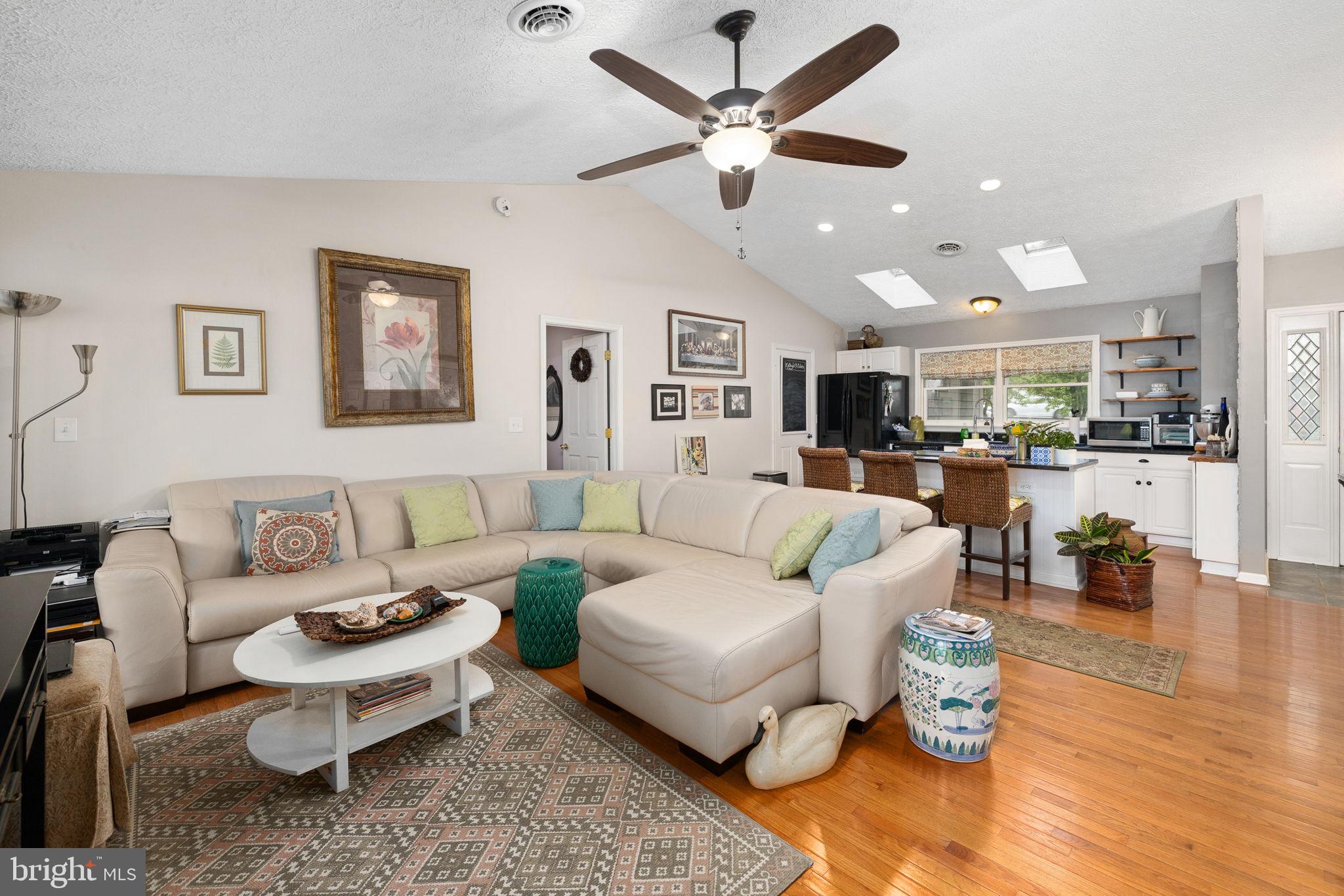 LAKE LAND OR - Residential