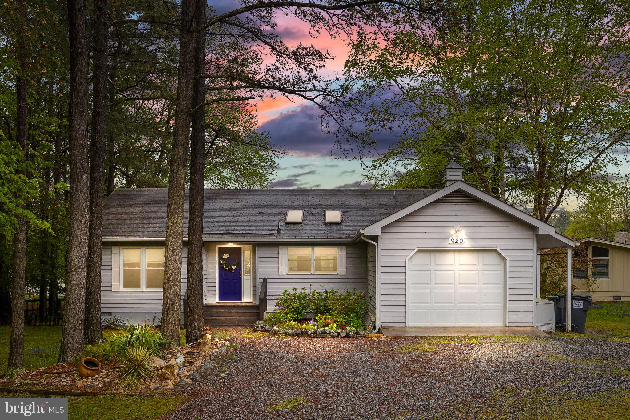 LAKE LAND OR - Residential