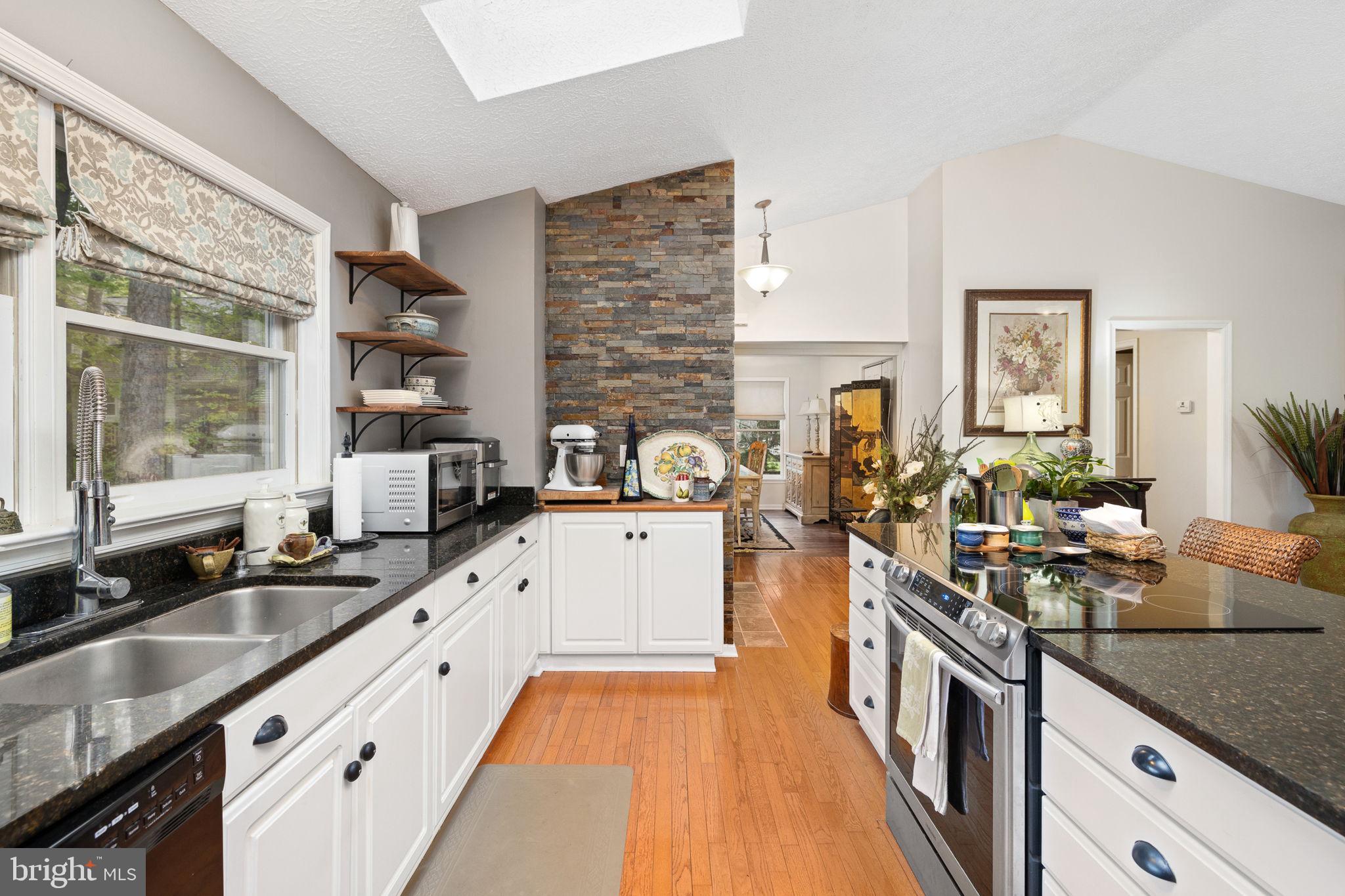 LAKE LAND OR - Residential