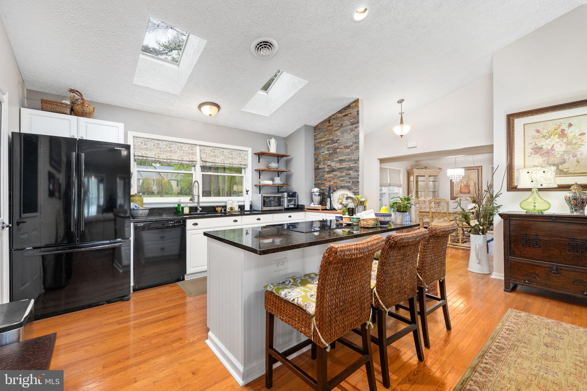 LAKE LAND OR - Residential