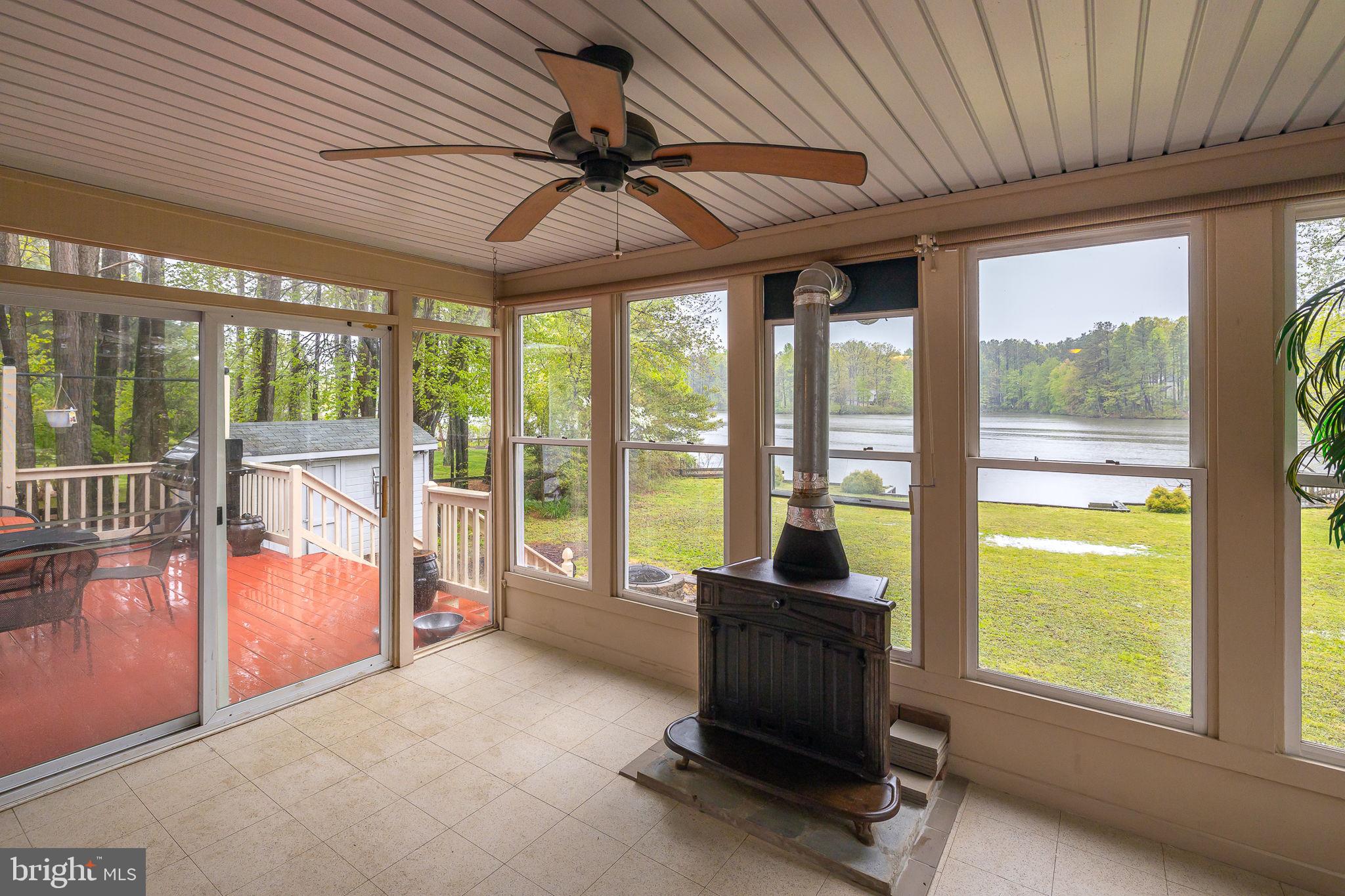 LAKE LAND OR - Residential