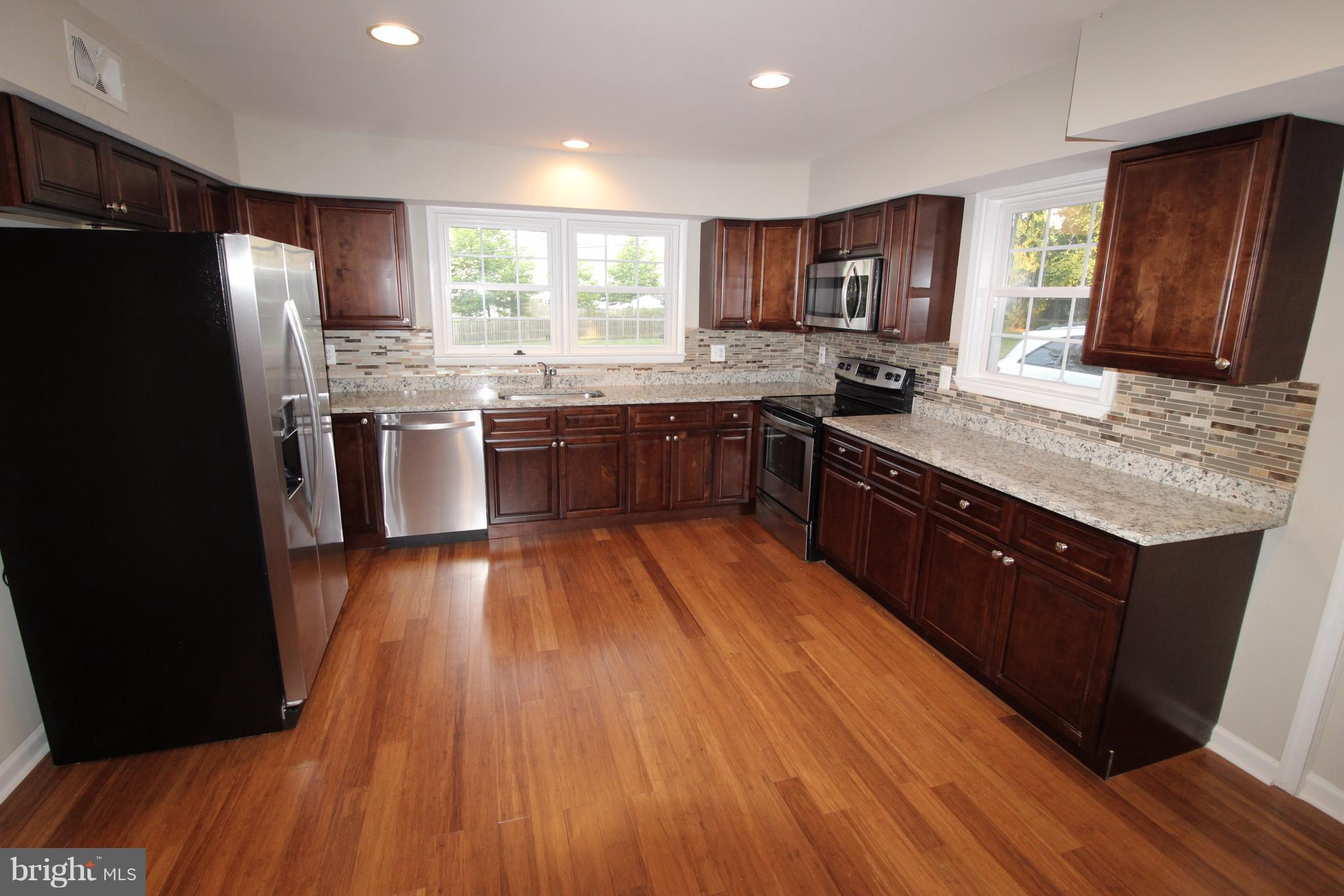 MOORCONES - Residential