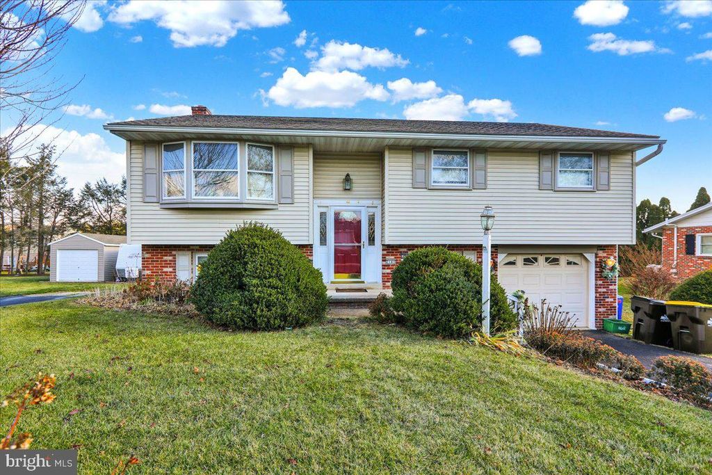 Photo of 2141 Coventry Road, LANCASTER, PA 17601 (MLS # PALA2061522)
