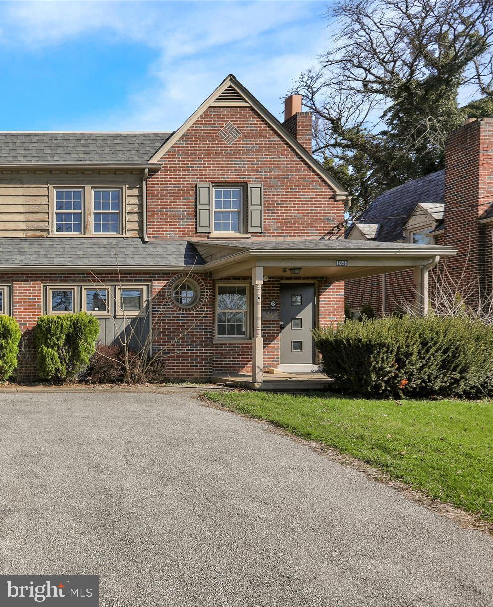 1055 COLUMBIA AVENUE